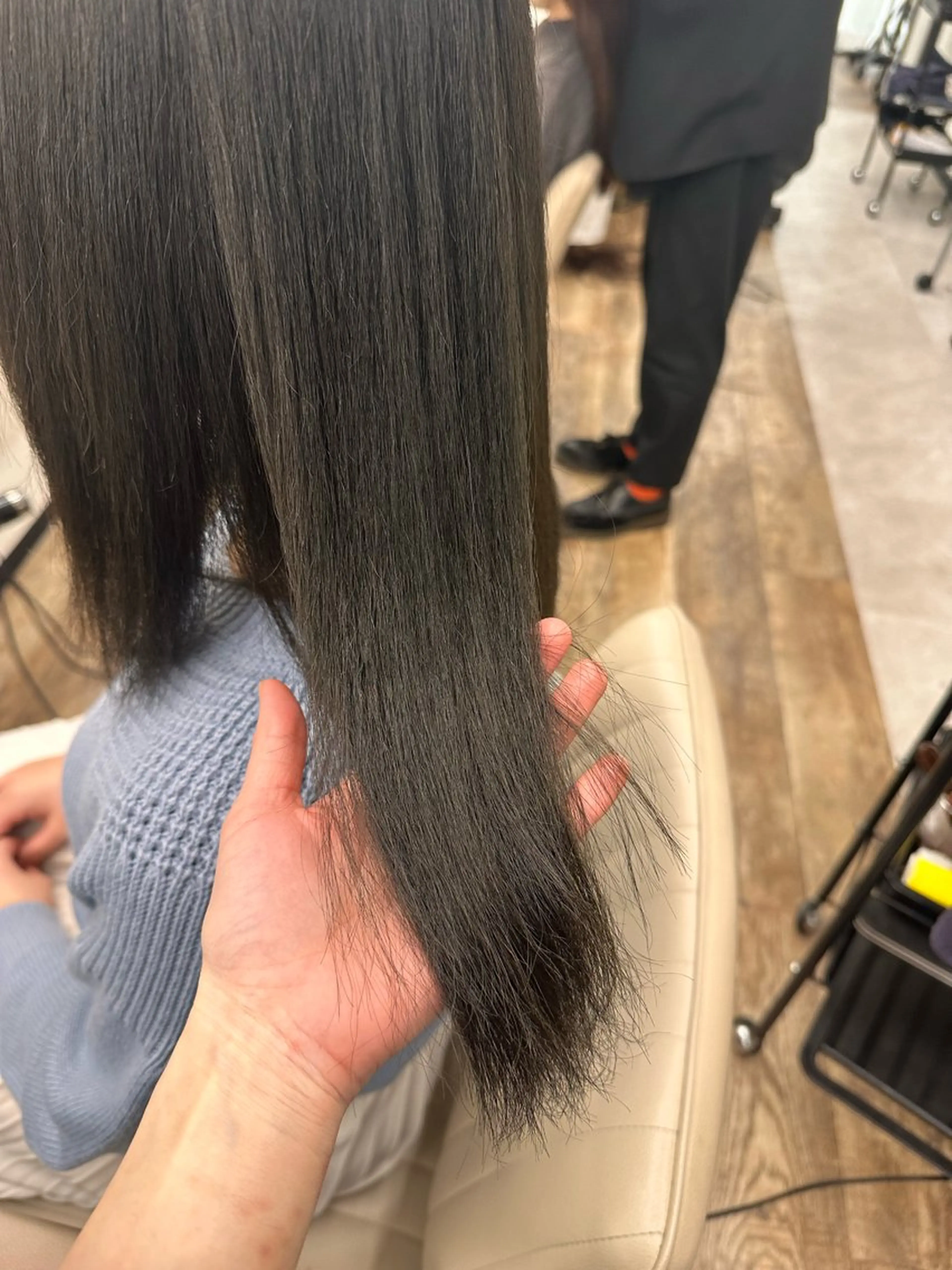 カラー グレージュ オリーブグレージュ オリーブグレー ⟡.·mamiya 縮毛矯正/ヘアセットのヘアスタイル