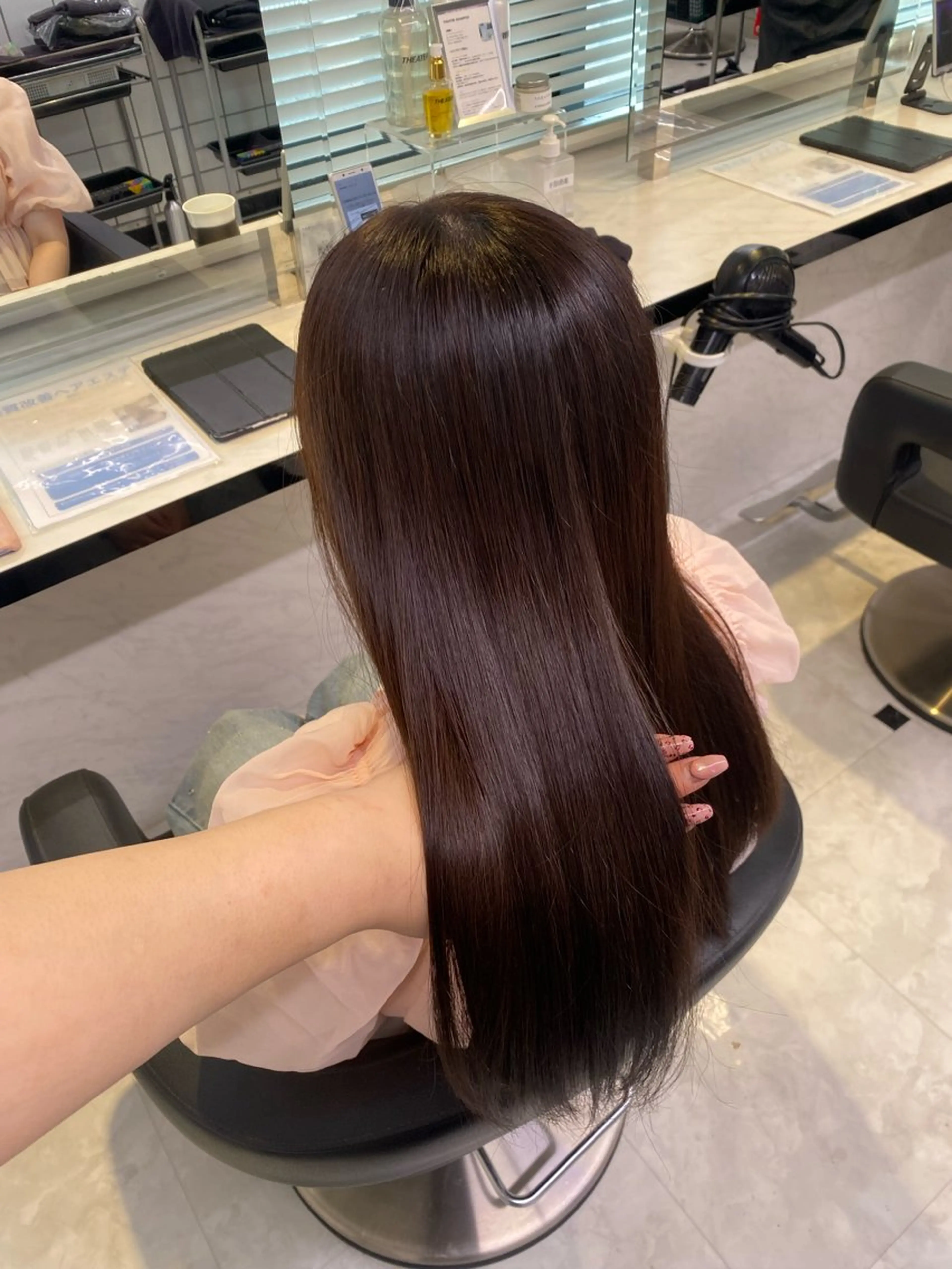 ロング カラー カット ヘアカラー トリートメント 透明感ベージュカラー 🪞上野🪞AIのヘアスタイル