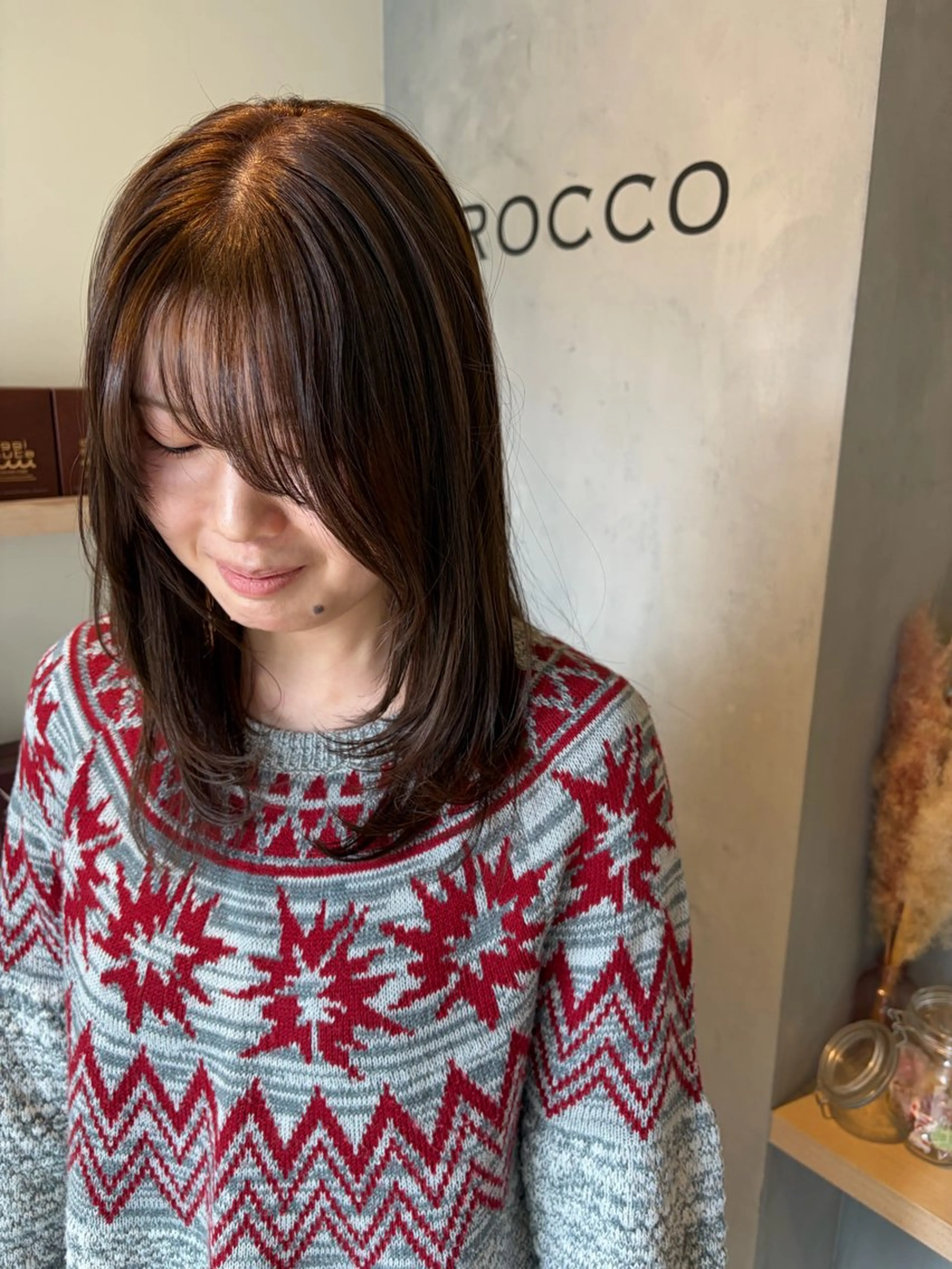 ミディアム カット ヘアカラー アイナ ROCCOのヘアスタイル
