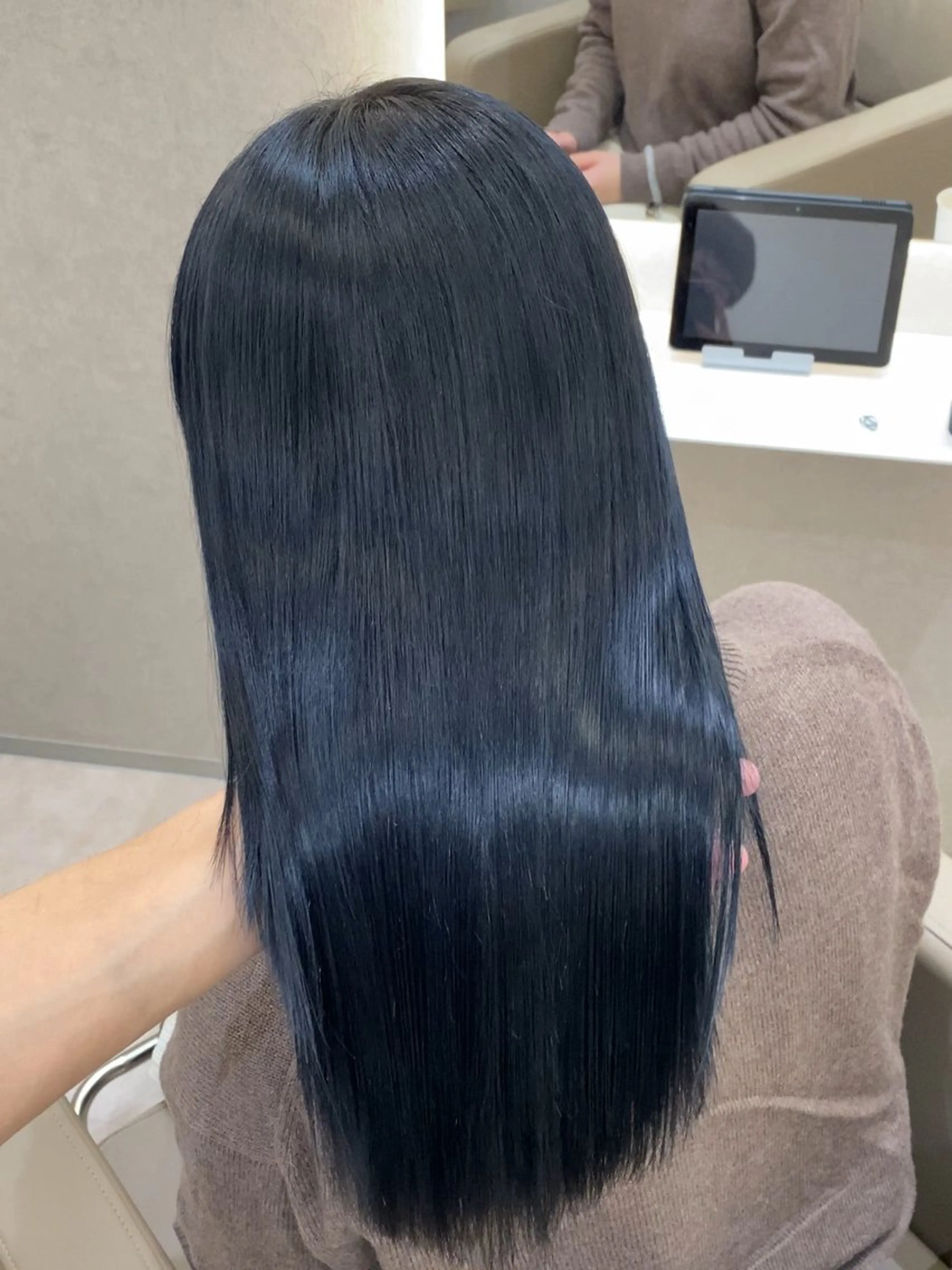 カラー ブルーカラー グレージュ ネイビーカラー シルバー 韓国🇰🇷レイヤー 似合わせ顔まわりのヘアスタイル