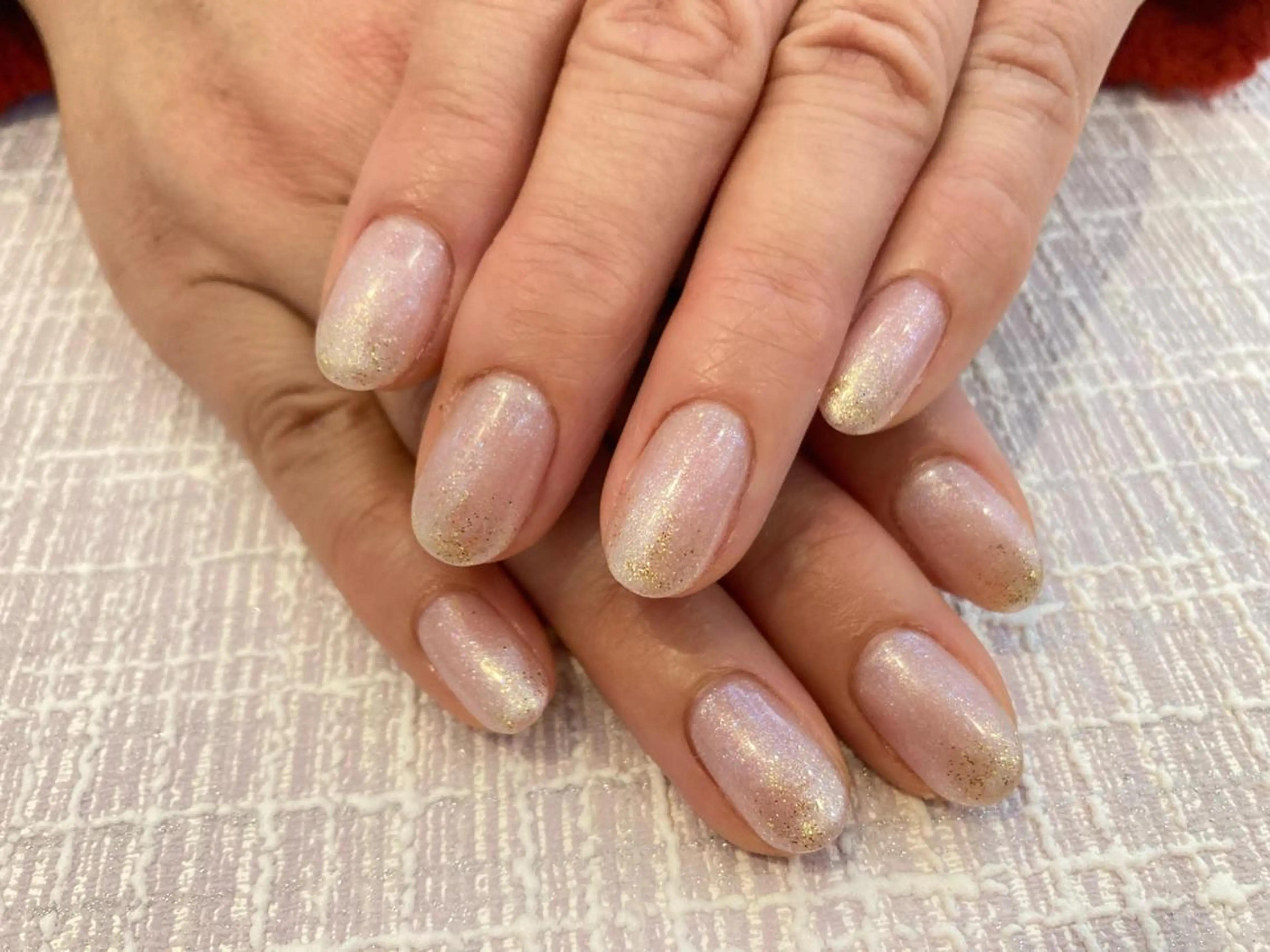 ネイル ゴールド ラメ(グリッター) ホワイト ハンドネイル Lisa’s Salonのネイルデザイン