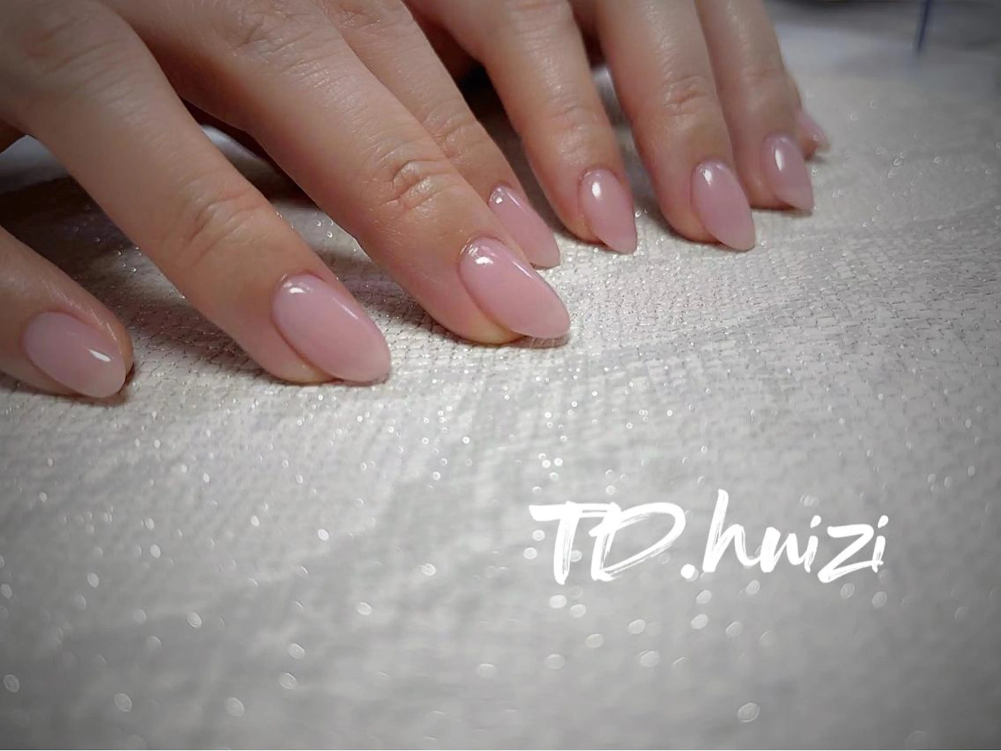 ミディアム ハンドネイル めぐみのネイルサロン スタッフ練習のネイルデザイン