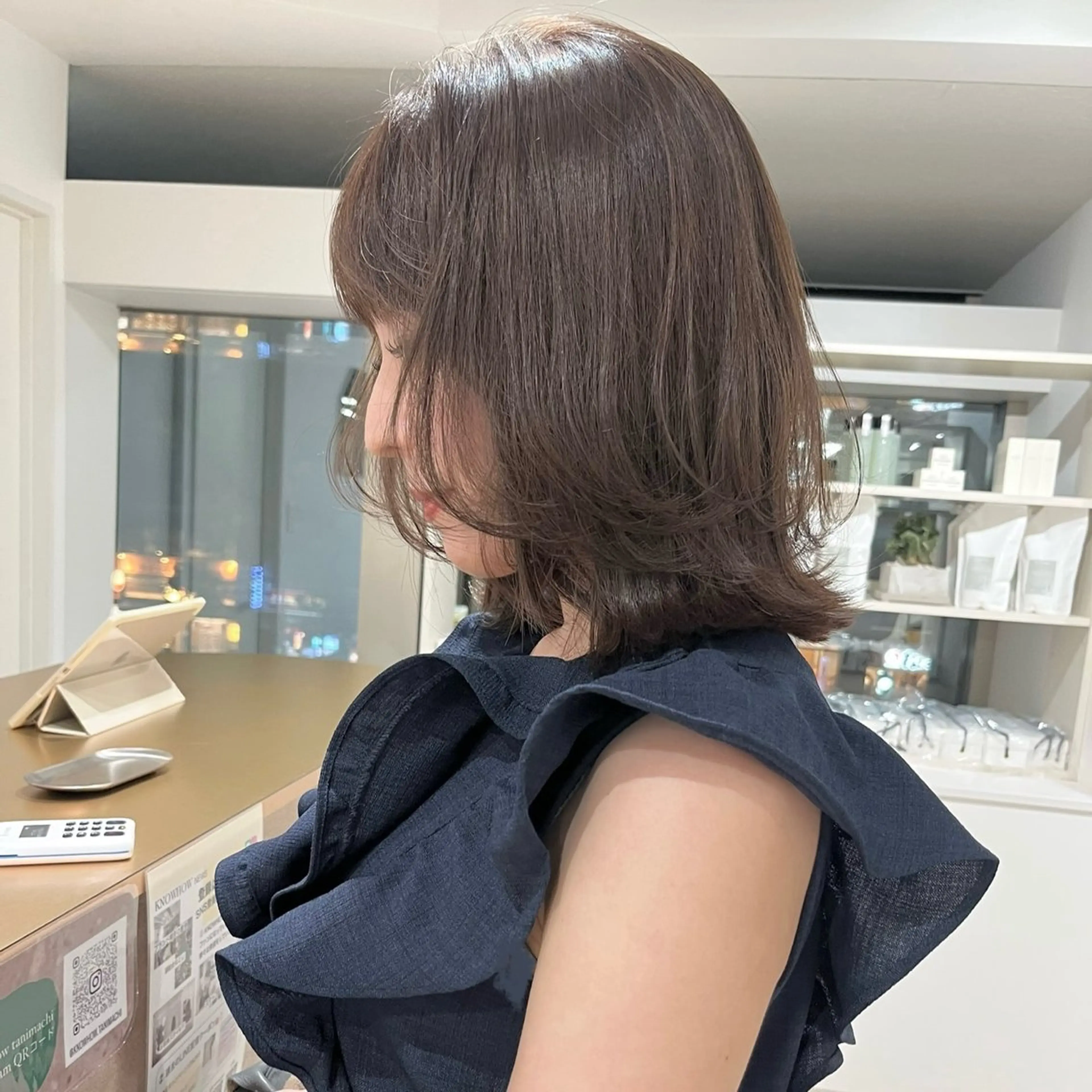 ミディアム くびれヘア くびれレイヤー レイヤーカット 箱崎 凪沙のヘアスタイル