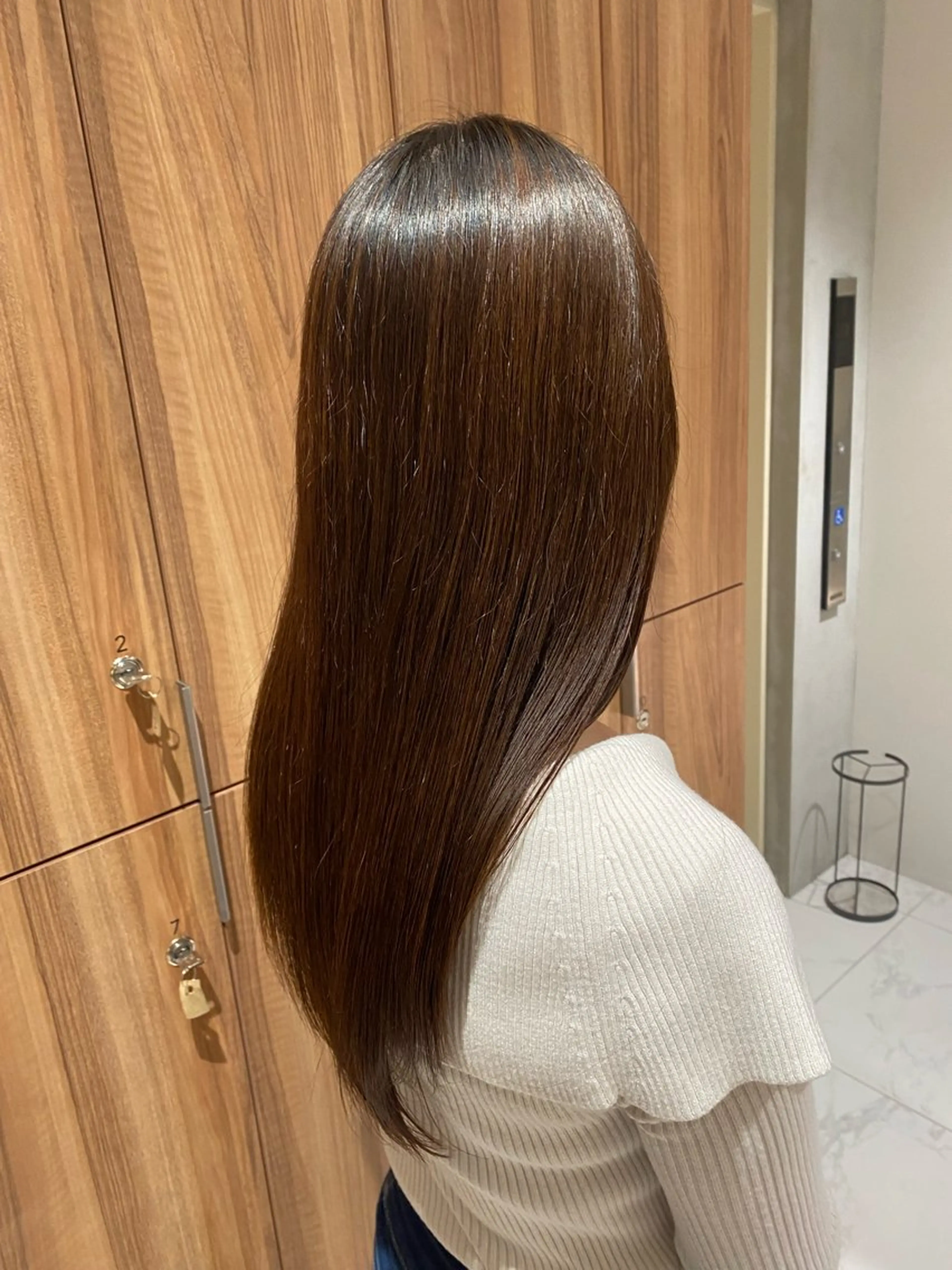 kou🌥️レイヤー /艶カラーのヘアスタイル