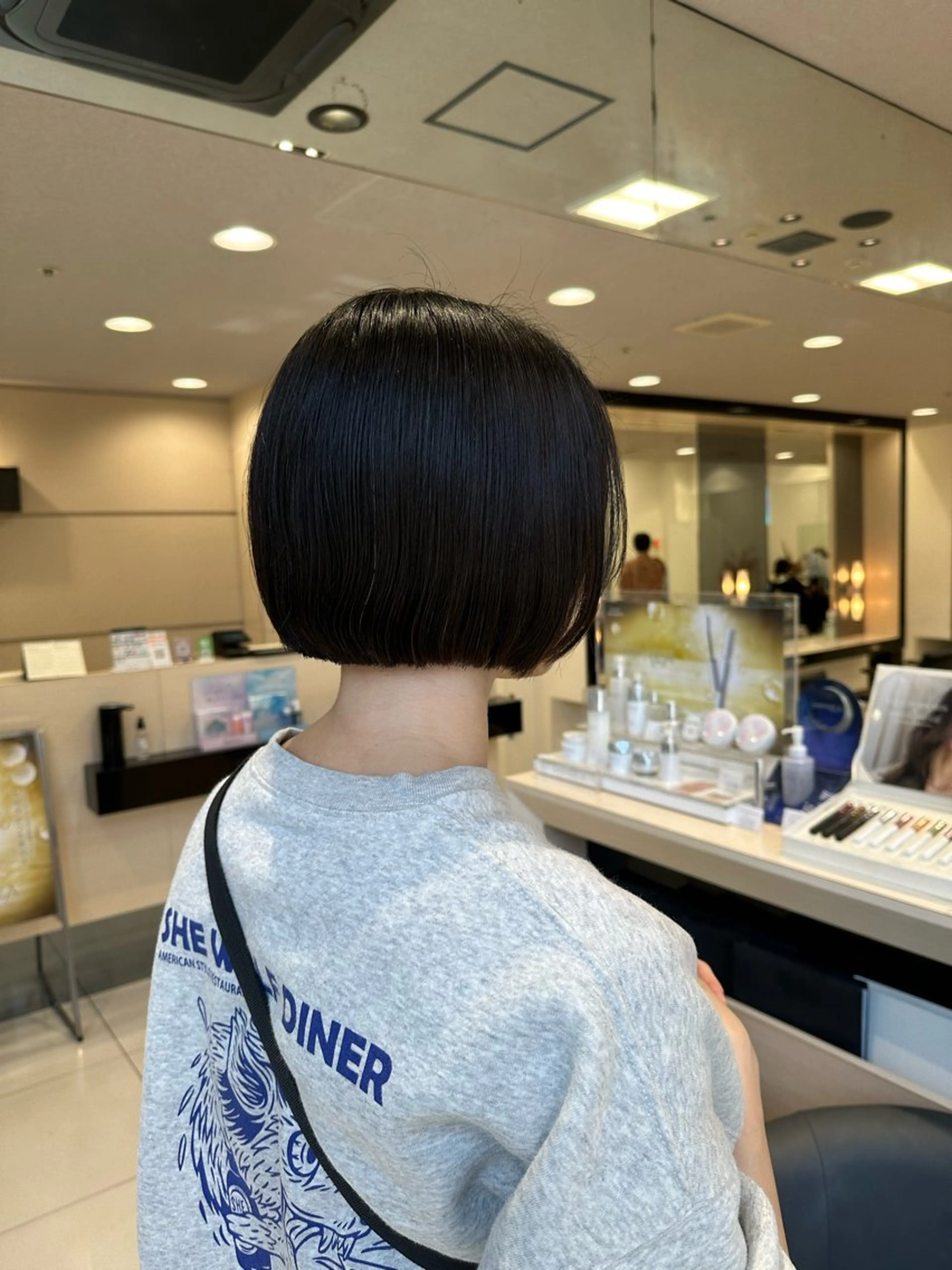 ミディアム ボブ クロスパーマ/うる艶 カラー/Kurumiのヘアスタイル