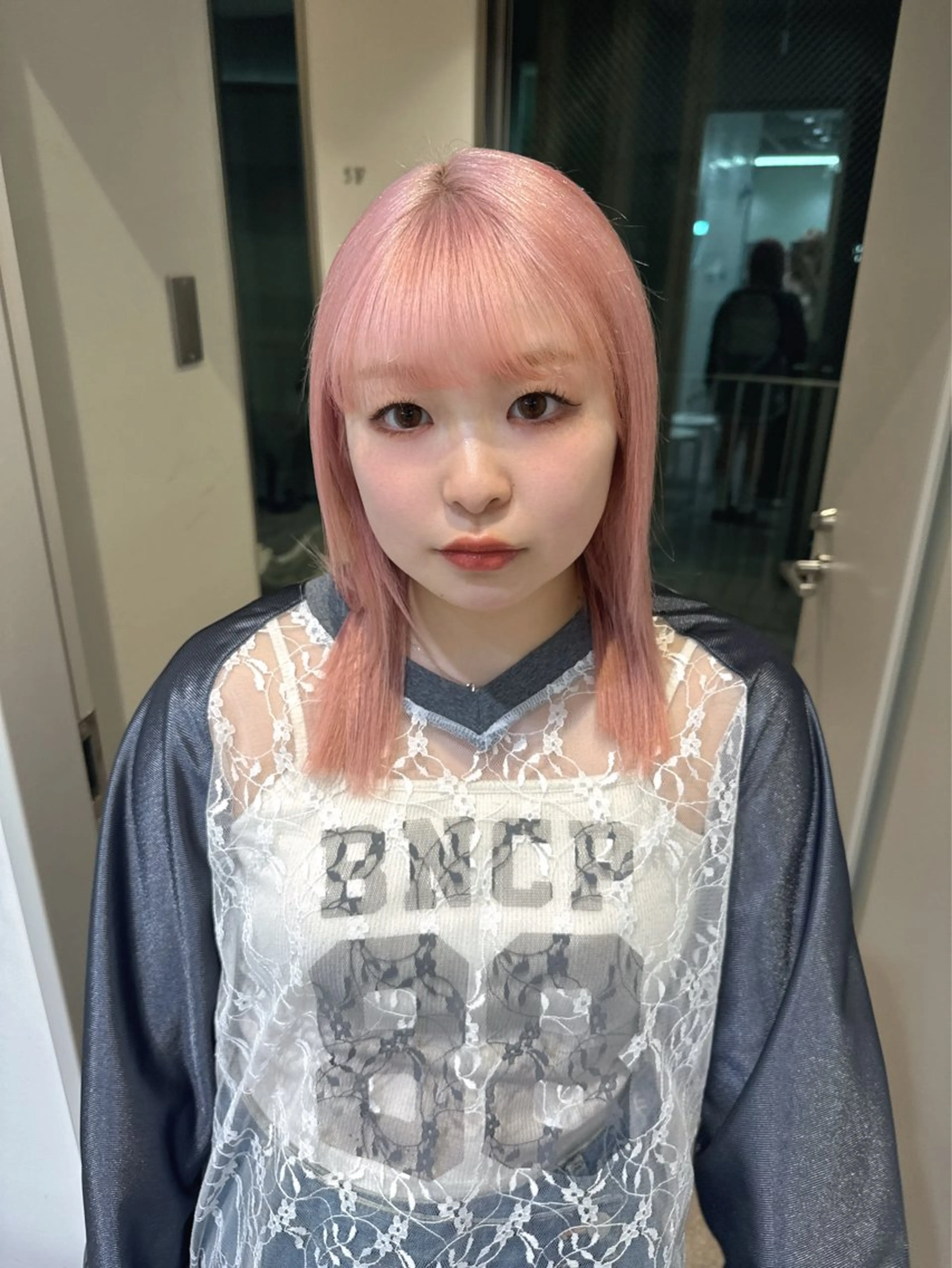 ミディアム ヘアカラー ハイトーン/ピンク カラー/めい🎀のヘアスタイル