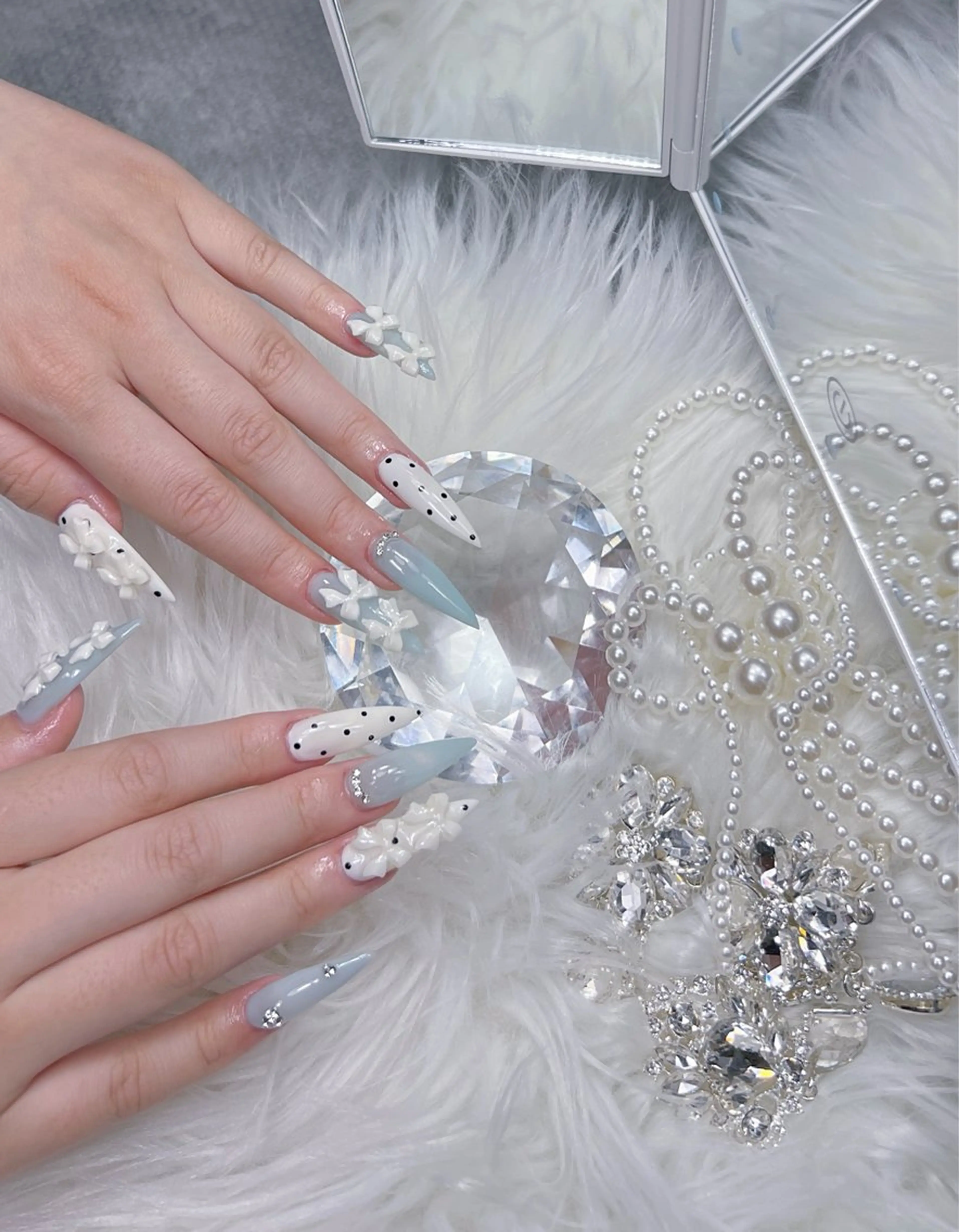 ネイル アートネイル オーロラネイル チークネイル 長さ出し フットネイル ハンドネイル フットネイル ハンドケア Noiranail_ studio川越西口のネイルデザイン