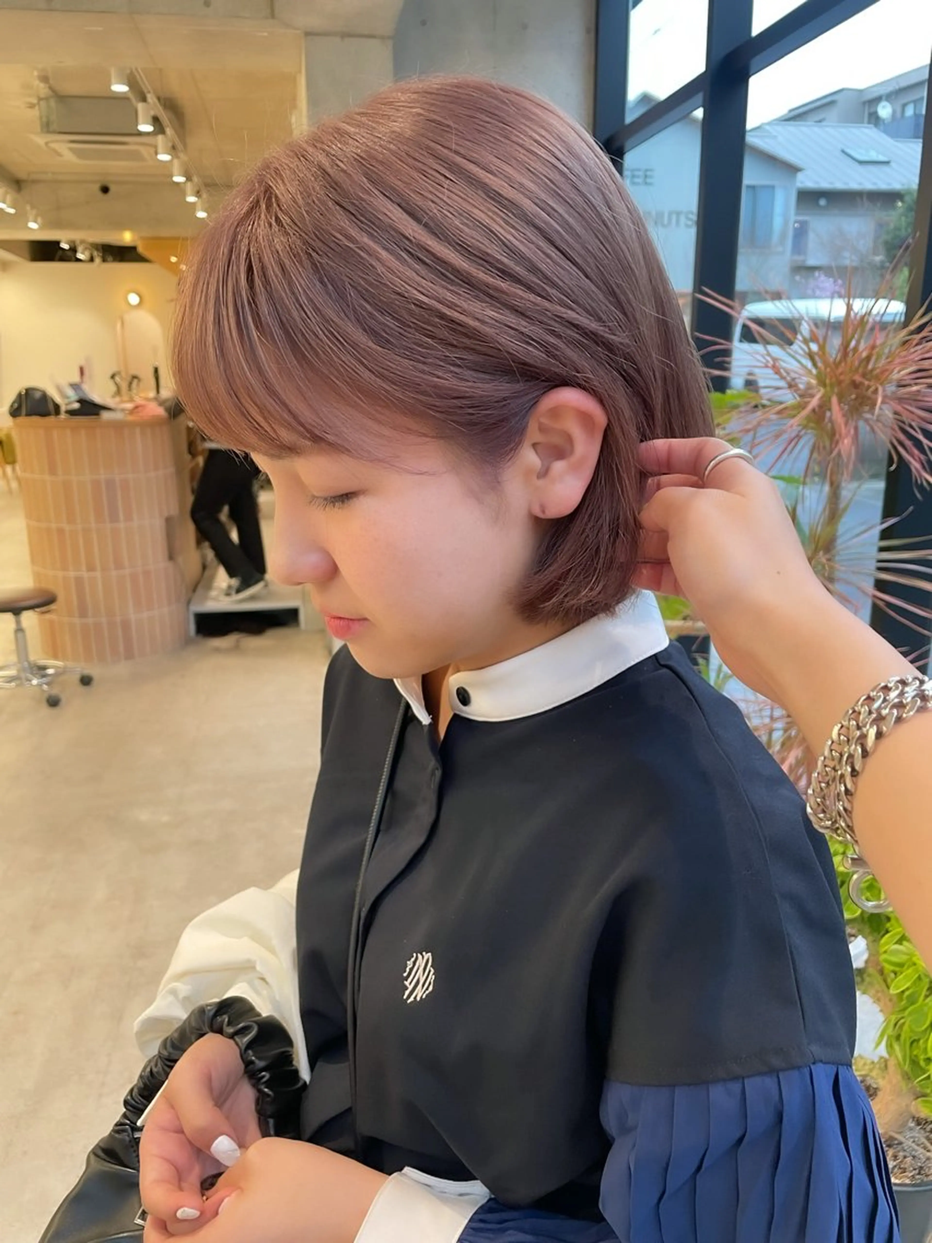 ショート カラー ヘアアレンジ ミニボブ/ブリーチ 🌈MISATOのヘアスタイル