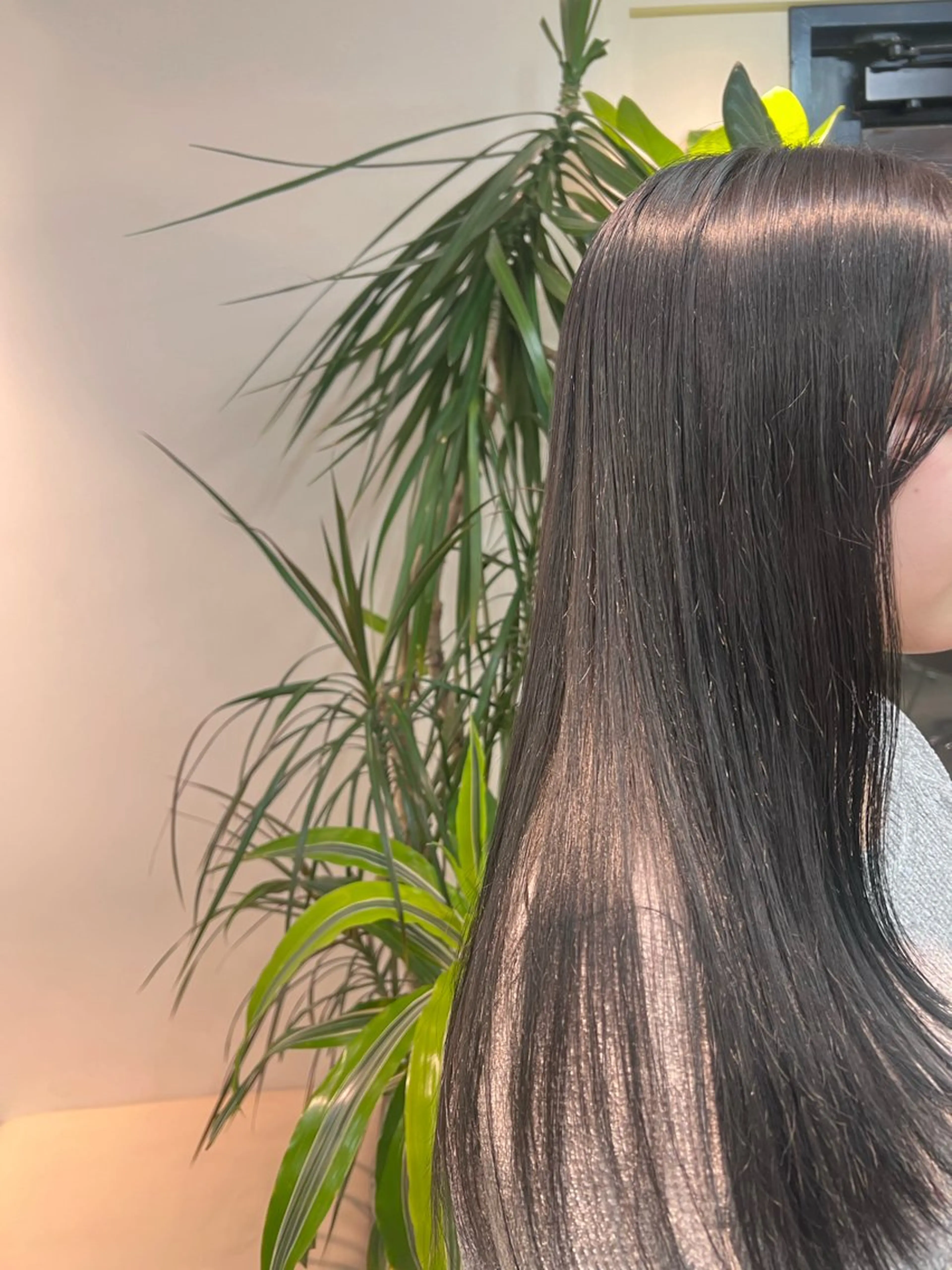 ロング カラー 透明感カラー グレージュ カット ヘアカラー トリートメント 山中 欧輔のヘアスタイル