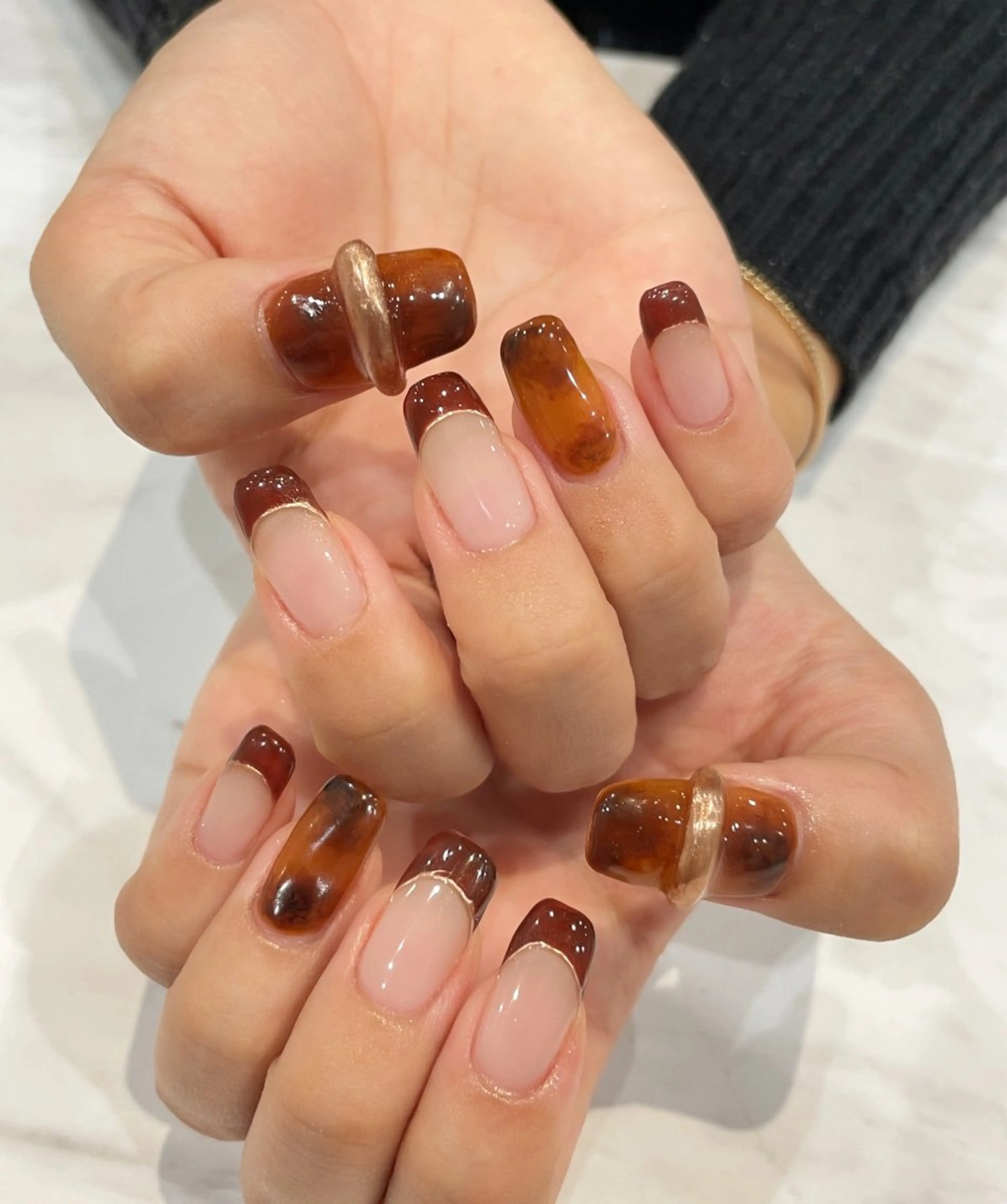 ネイル べっ甲ネイル ボルドー フレンチネイル Liora所属・nail mnのネイルデザイン
