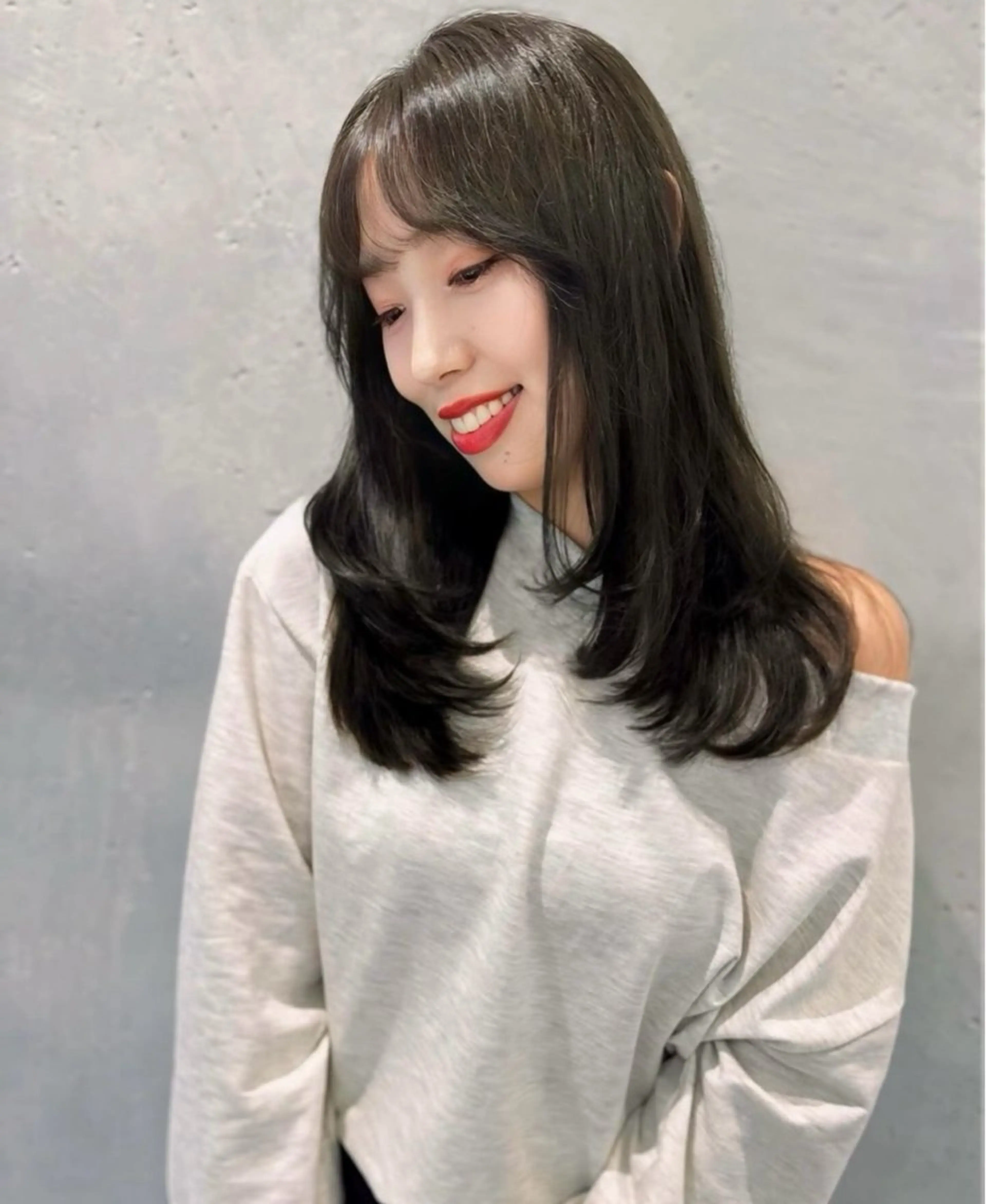 セミロング Rita/髪質改善 /透明感カラーのヘアスタイル