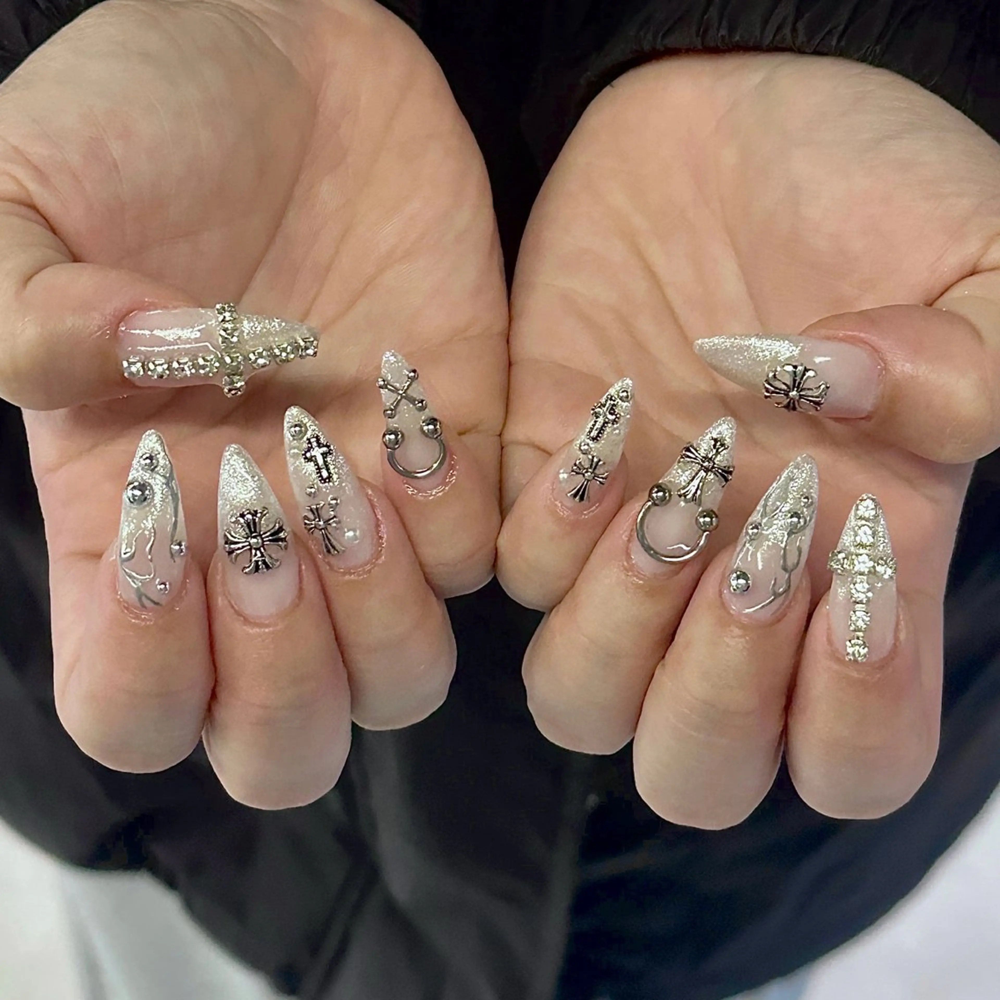 パーツ250種類♪チップ長さだしワンカラー+パーツ乗せ放題☆.*˚の写真