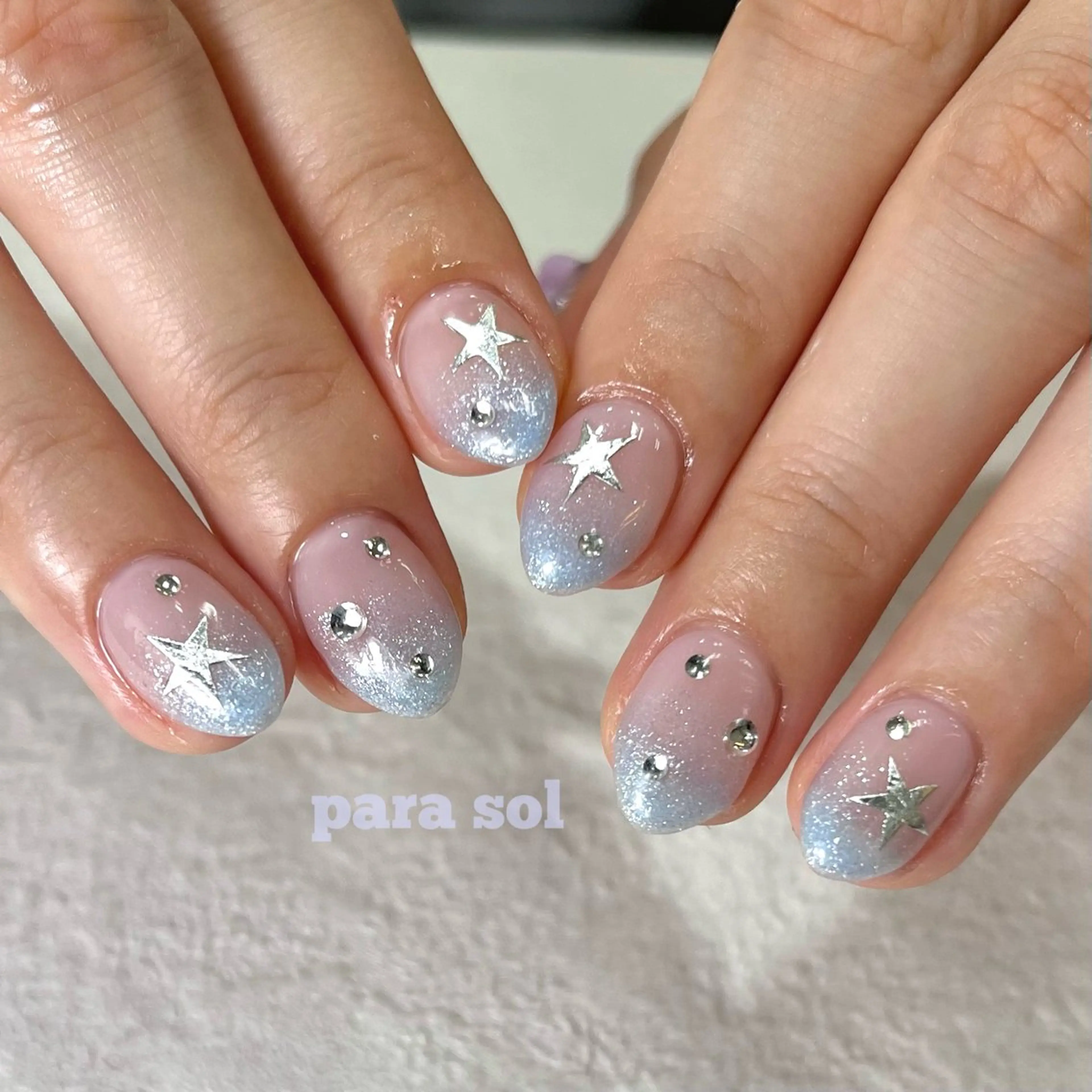 ネイル グラデーション キラキラネイル 韓国ネイル 水色 マグネットネイル ハンドネイル フットネイル Para Sol nail　Maoのネイルデザイン