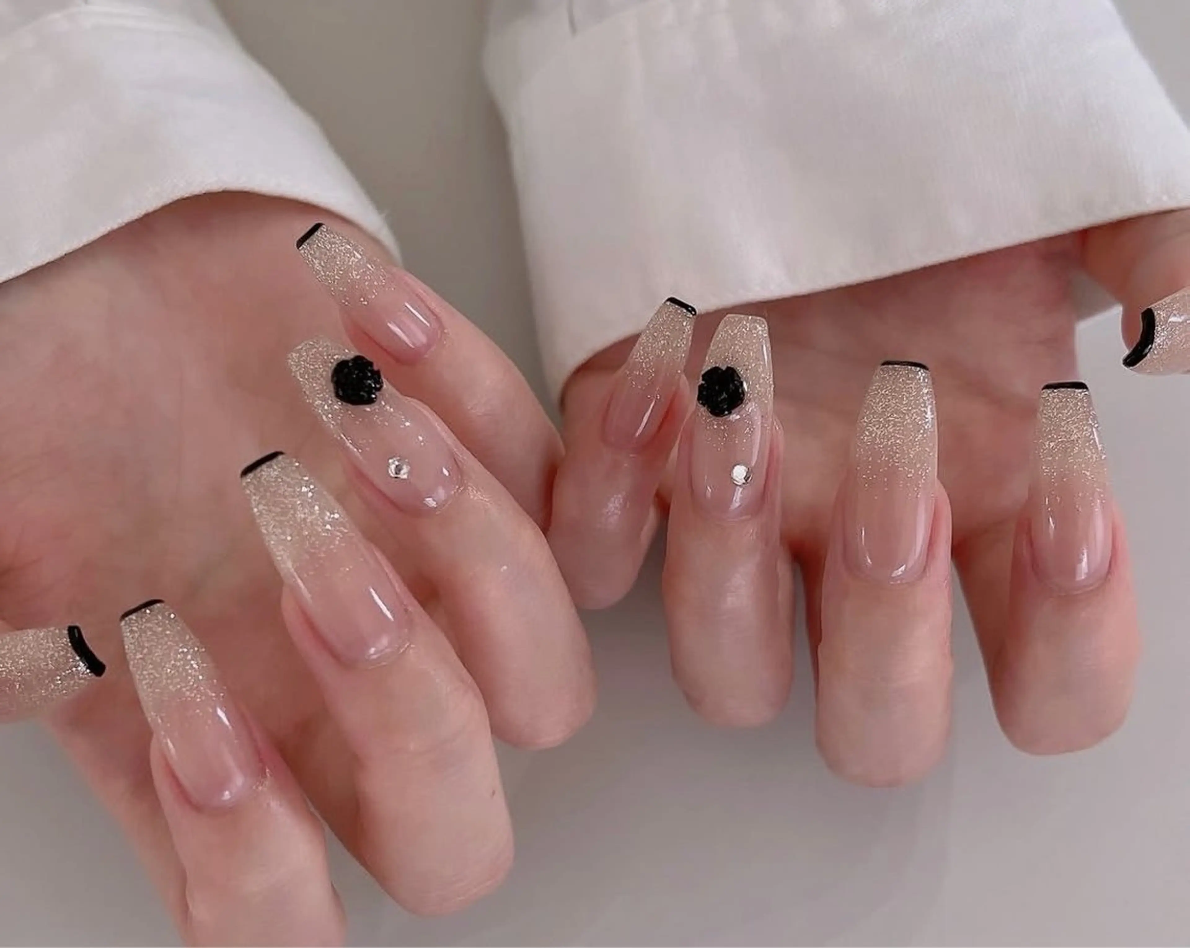 ネイル フレンチネイル ジェルネイル ガラスフレンチ キラキラネイル マグネットネイル ハンドネイル Queeens nailのネイルデザイン