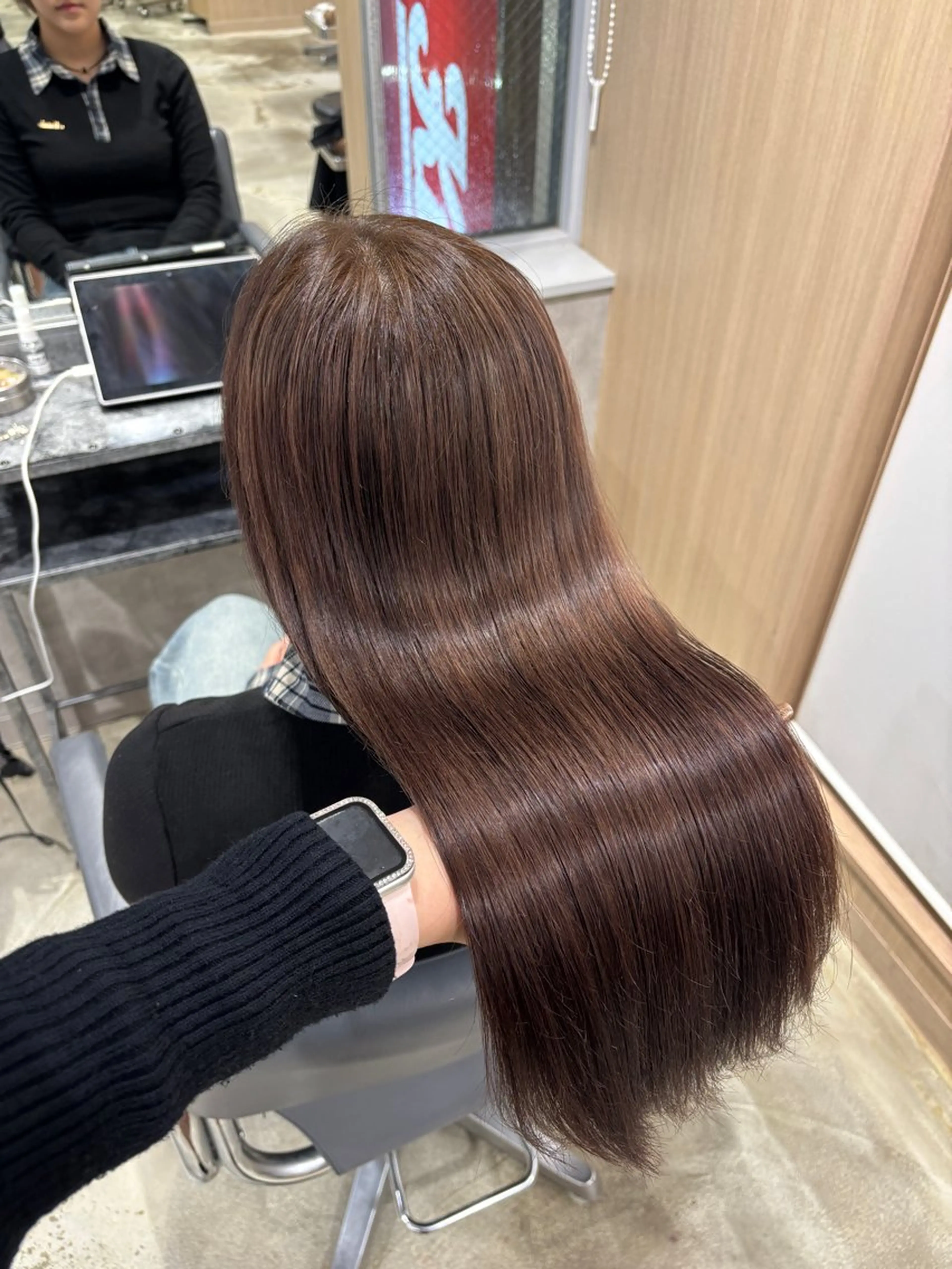 セミロング カラー ブリーチ 透明感カラー 卒業式のヘアスタイル より♡ モデル募集中🪽のヘアスタイル