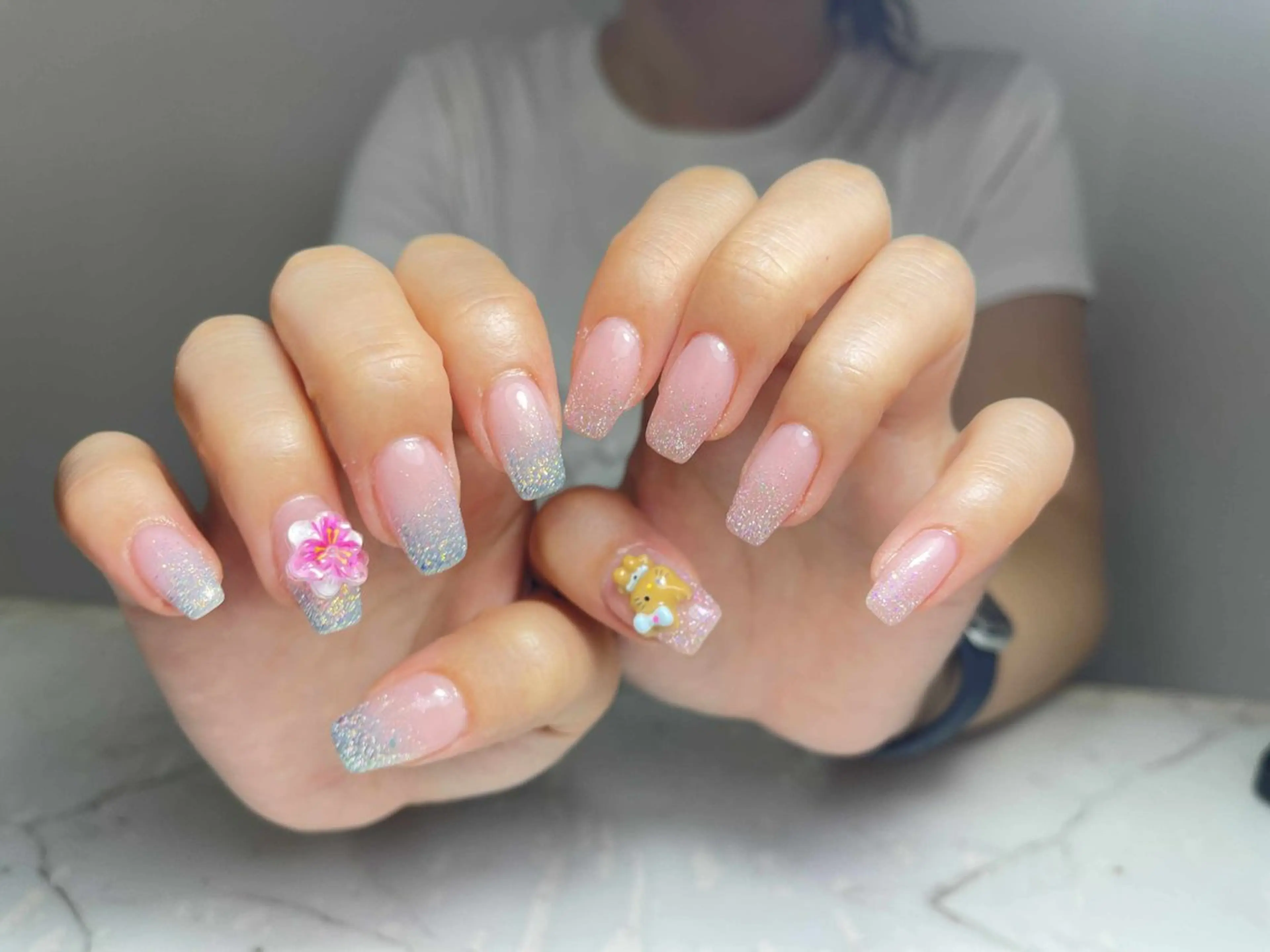 ネイル アートネイル フレンチネイル ジェルネイル グラデーション 韓国ネイル ハンドネイル 💕鈴木ユリ パラジェル/オフ無料のネイルデザイン