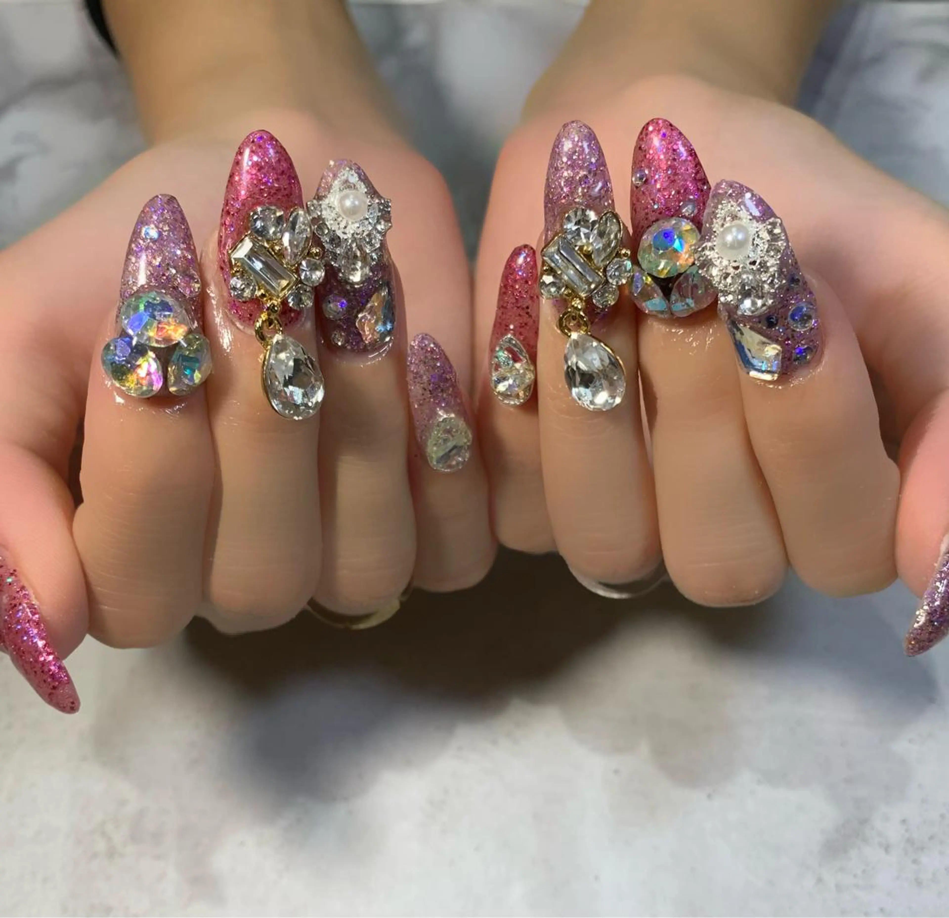 ネイル Tiara♛ティアラ 山口くるみのネイルデザイン