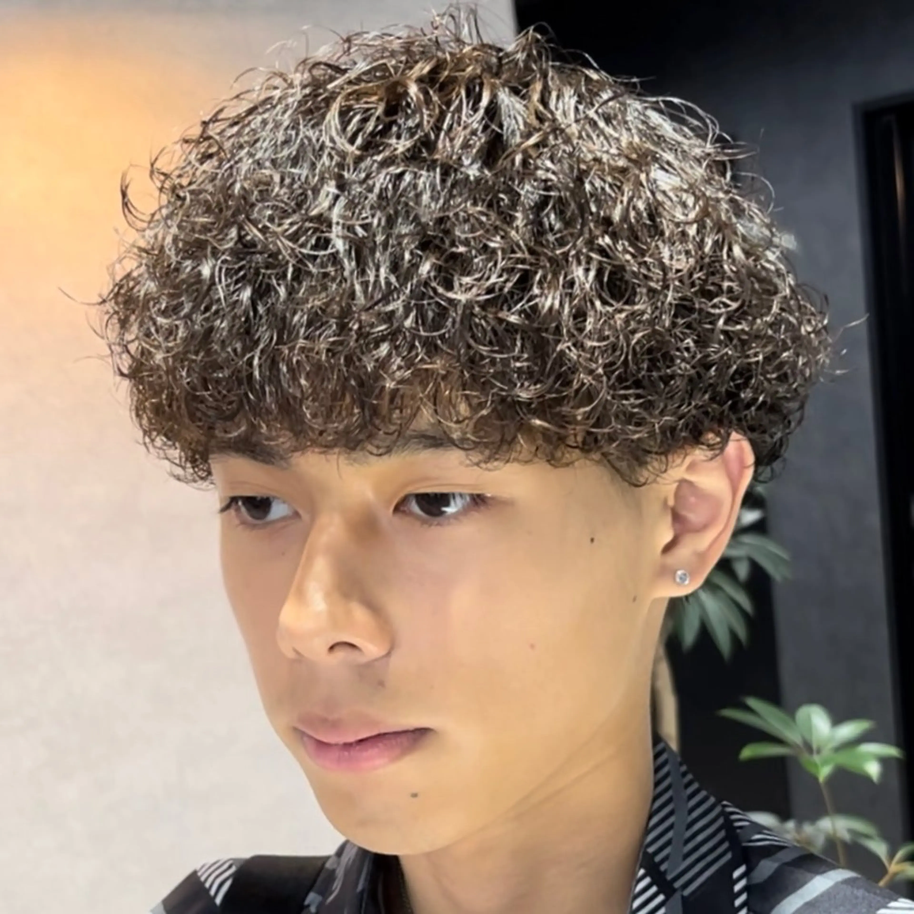 ショート カラー パーマ メンズ キッズ 波巻きパーマ カット パーマ ヘッドスパ ヘアセット センターパート マスターかずまのヘアスタイル