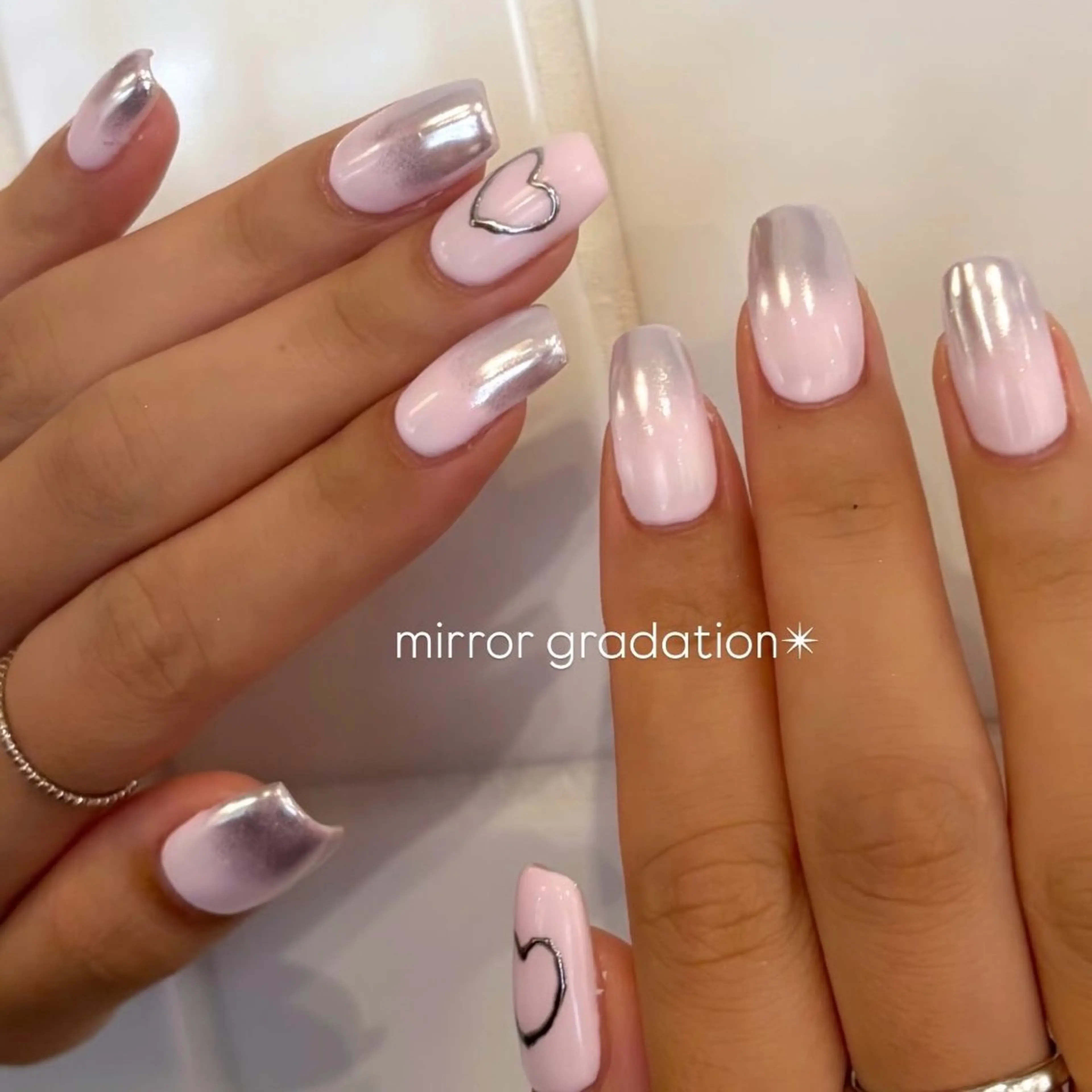 ネイル アートネイル グラデーション ハート ミラーネイル ハンドネイル Ballie/ Mizukiのネイルデザイン