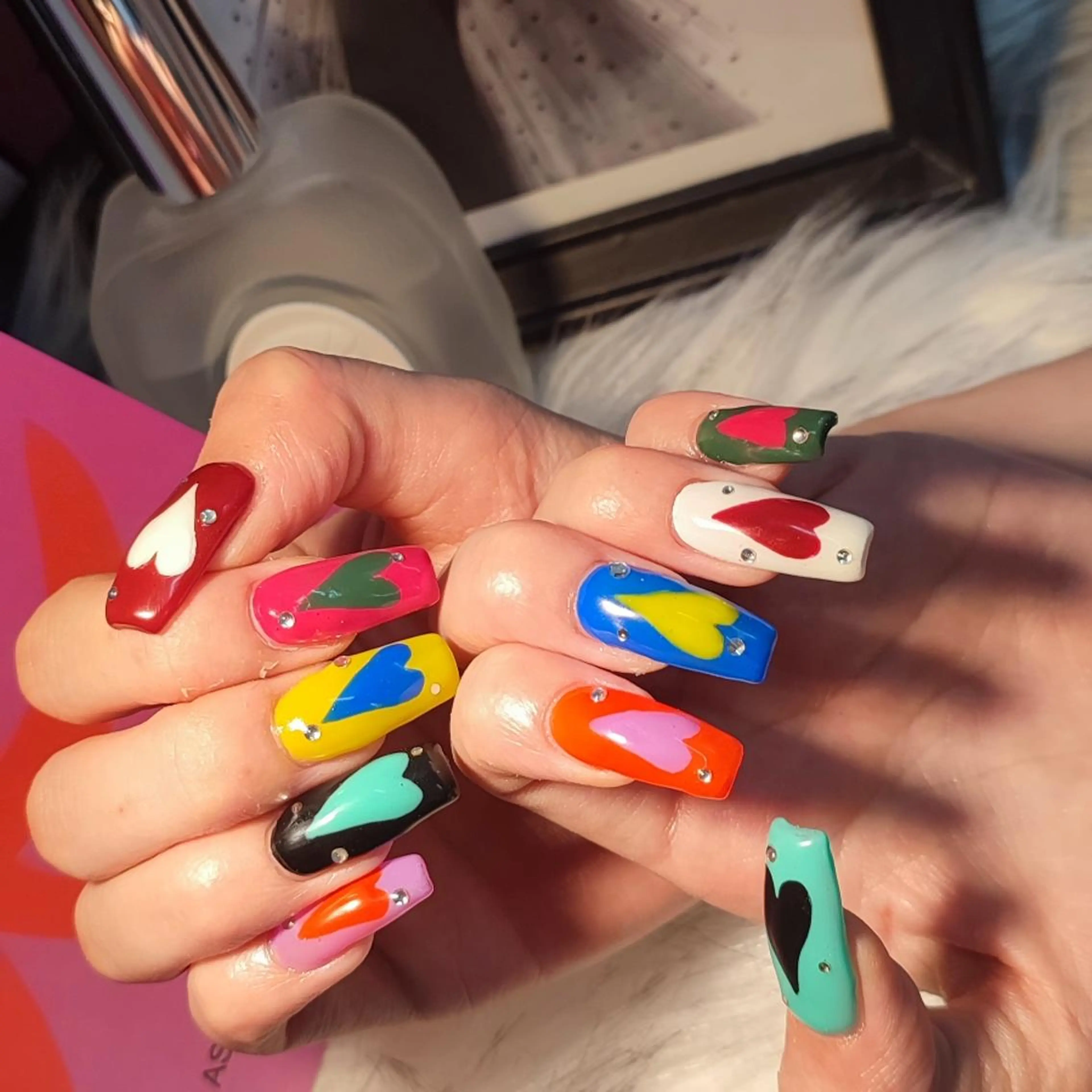 ネイル ハンドネイル RUNWAY 　　の眉毛・アイブロウイメージ