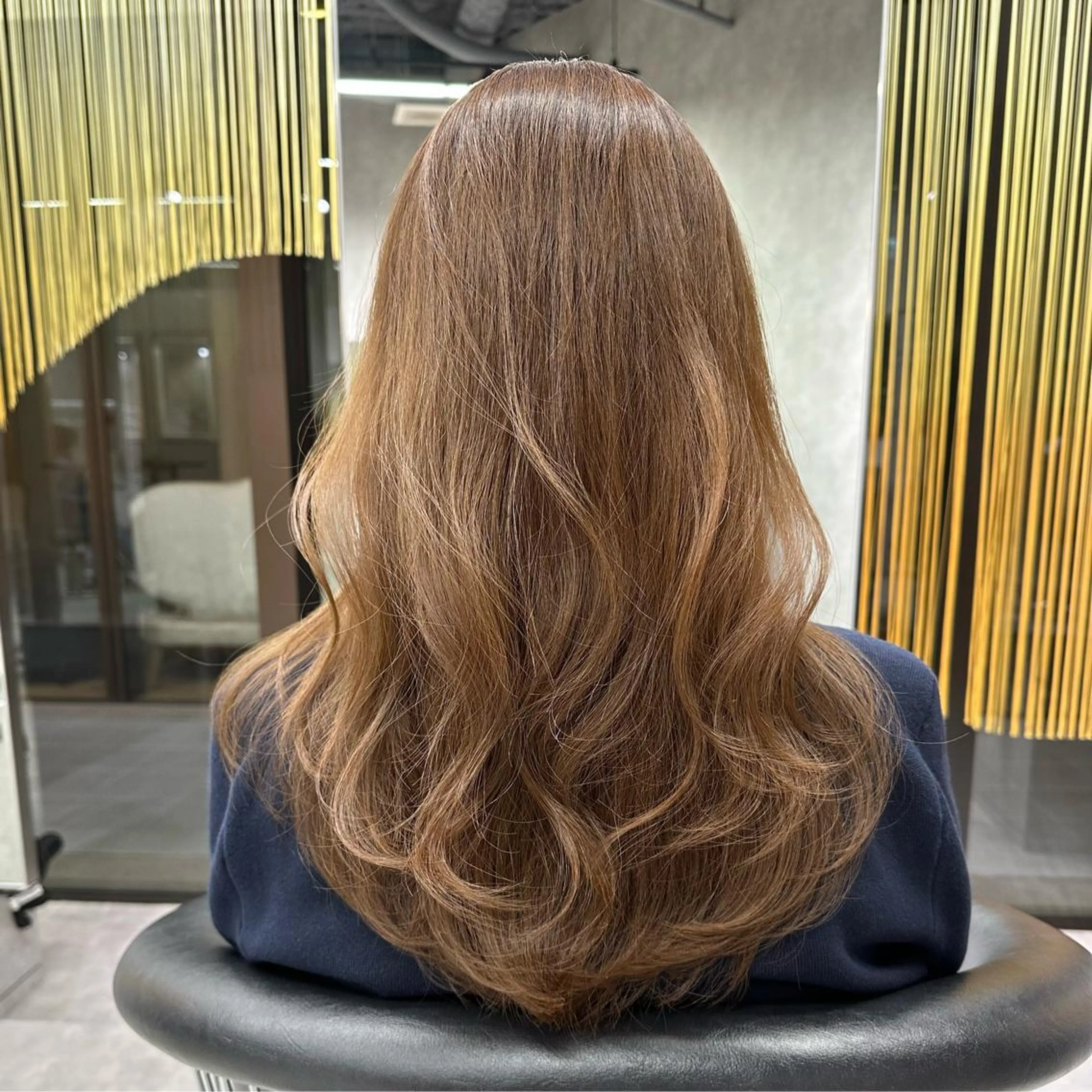 セミロング レイヤーカット DAIKIベージュ 🍂レイヤーカットのヘアスタイル