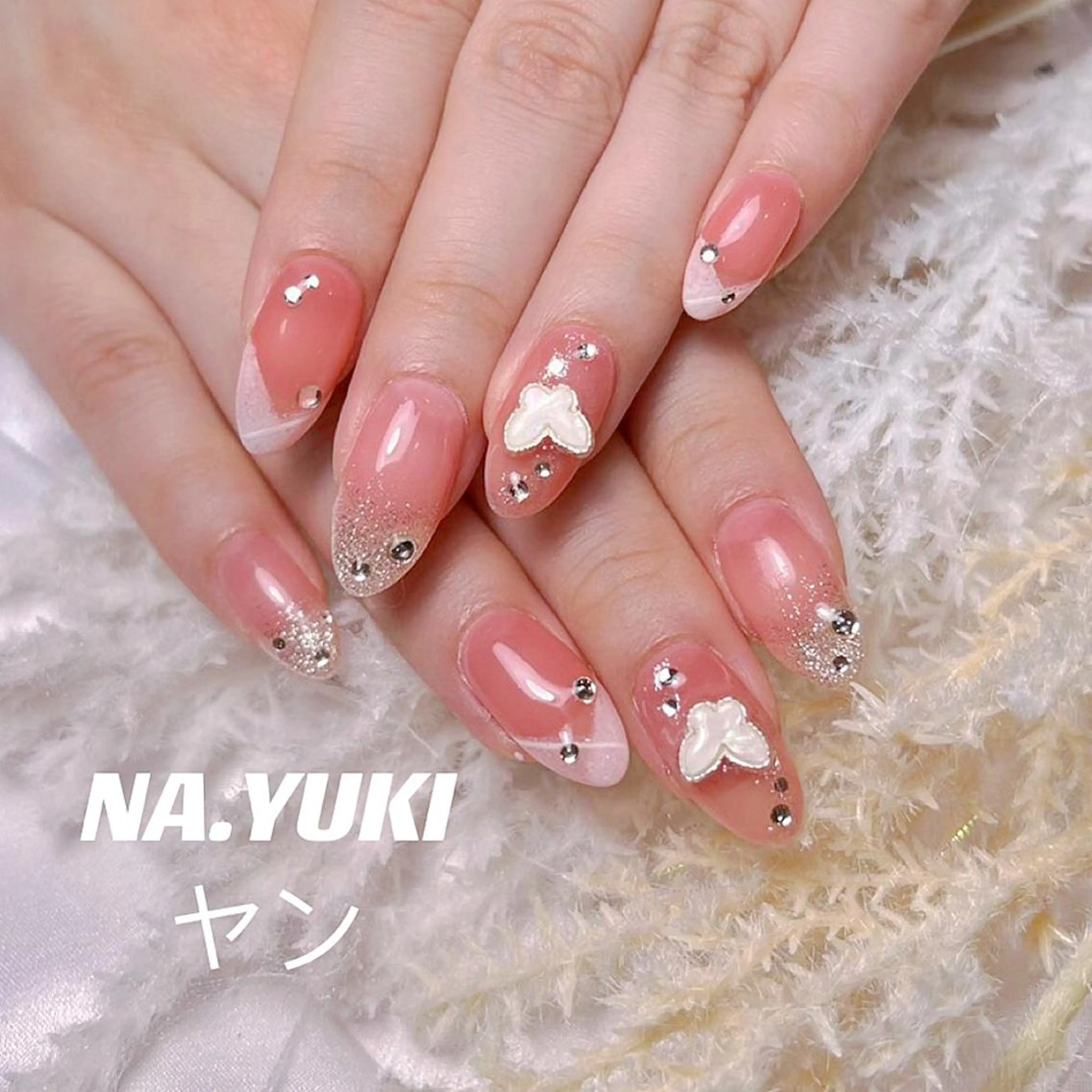 ネイル 🦋 Queenieのネイルデザイン