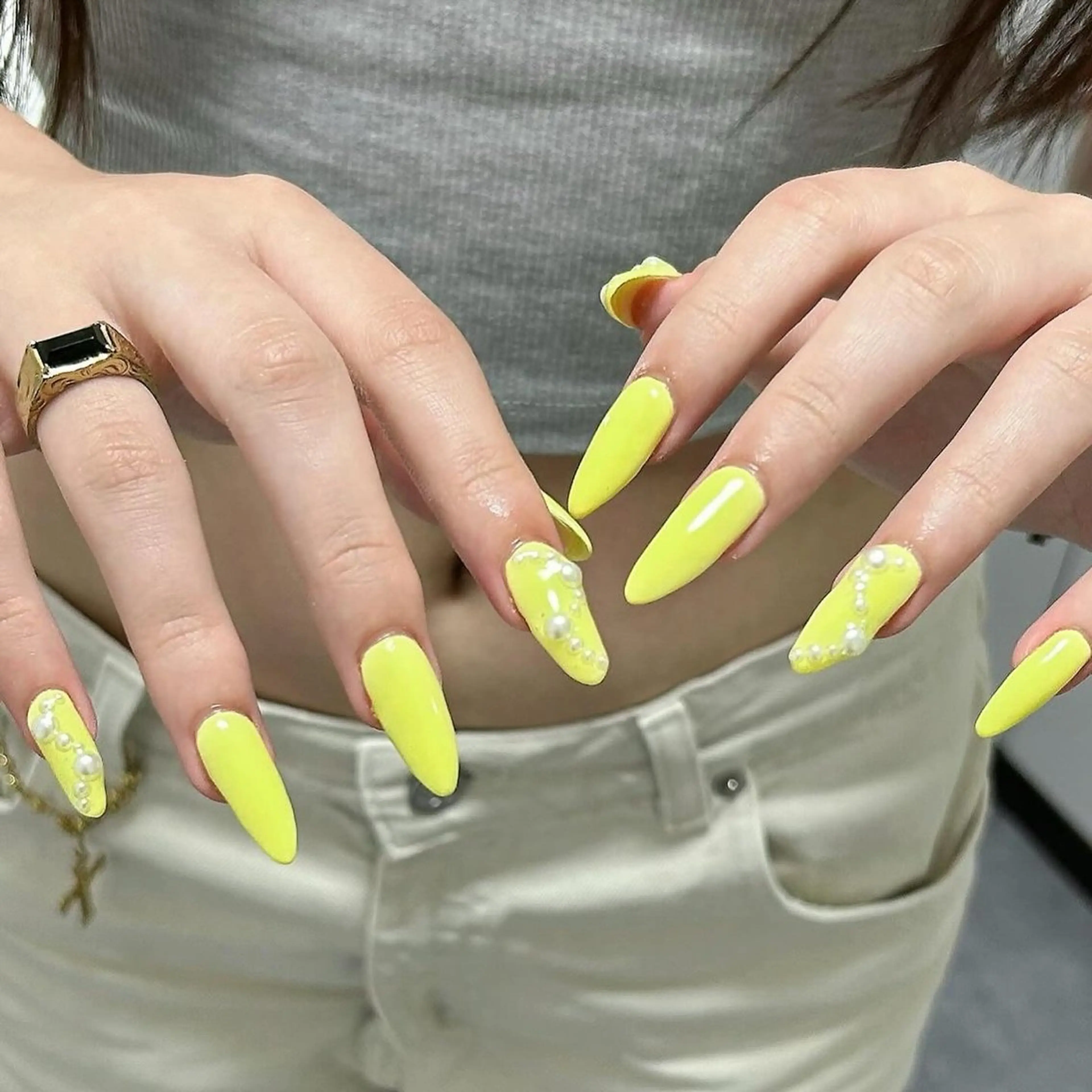 ネイル アートネイル ワンカラーネイル 黄色 ハンドネイル kapariri nail★REINAのネイルデザイン