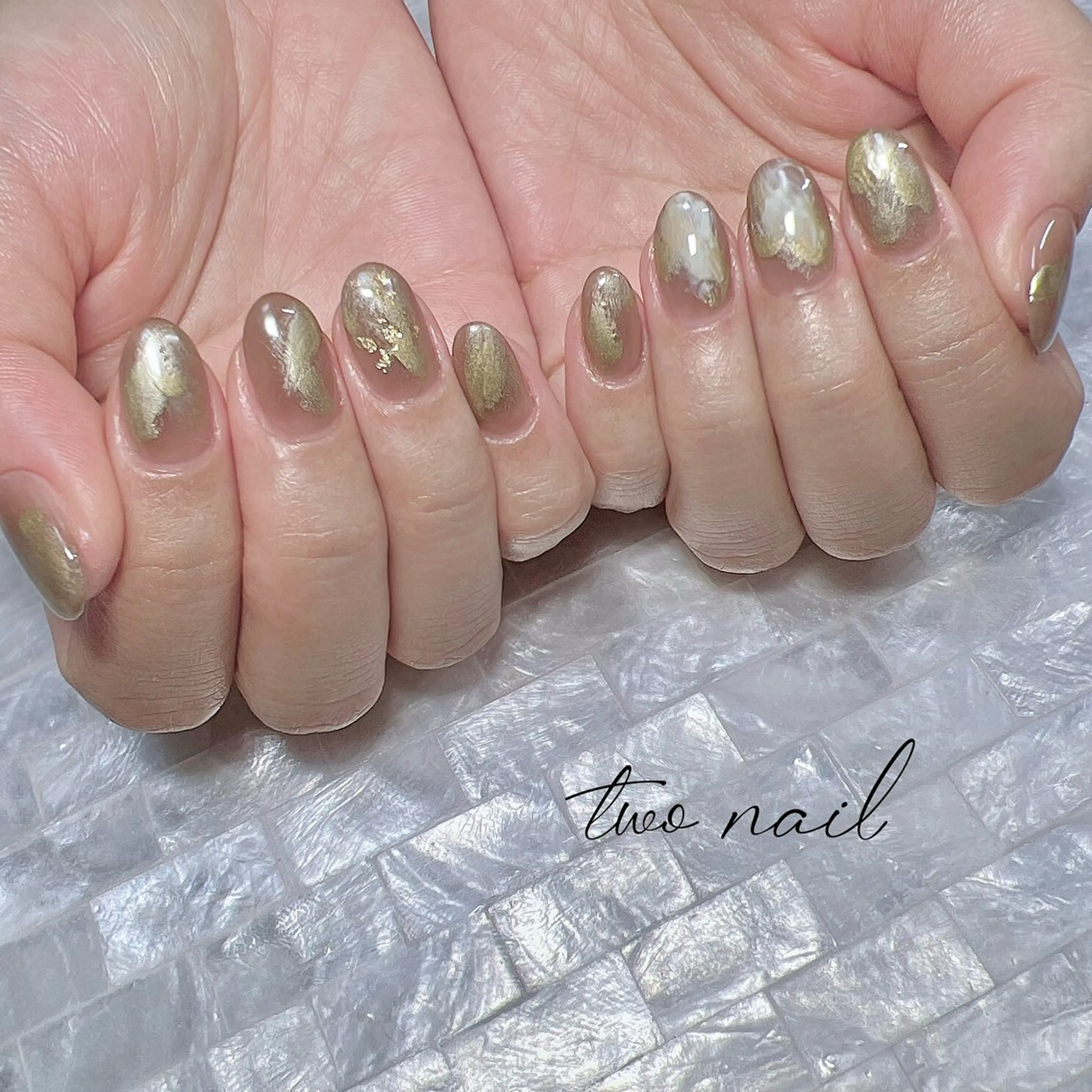 ネイル アートネイル ブラウン ネイルチップ ホワイト ハンドネイル two nailのネイルデザイン