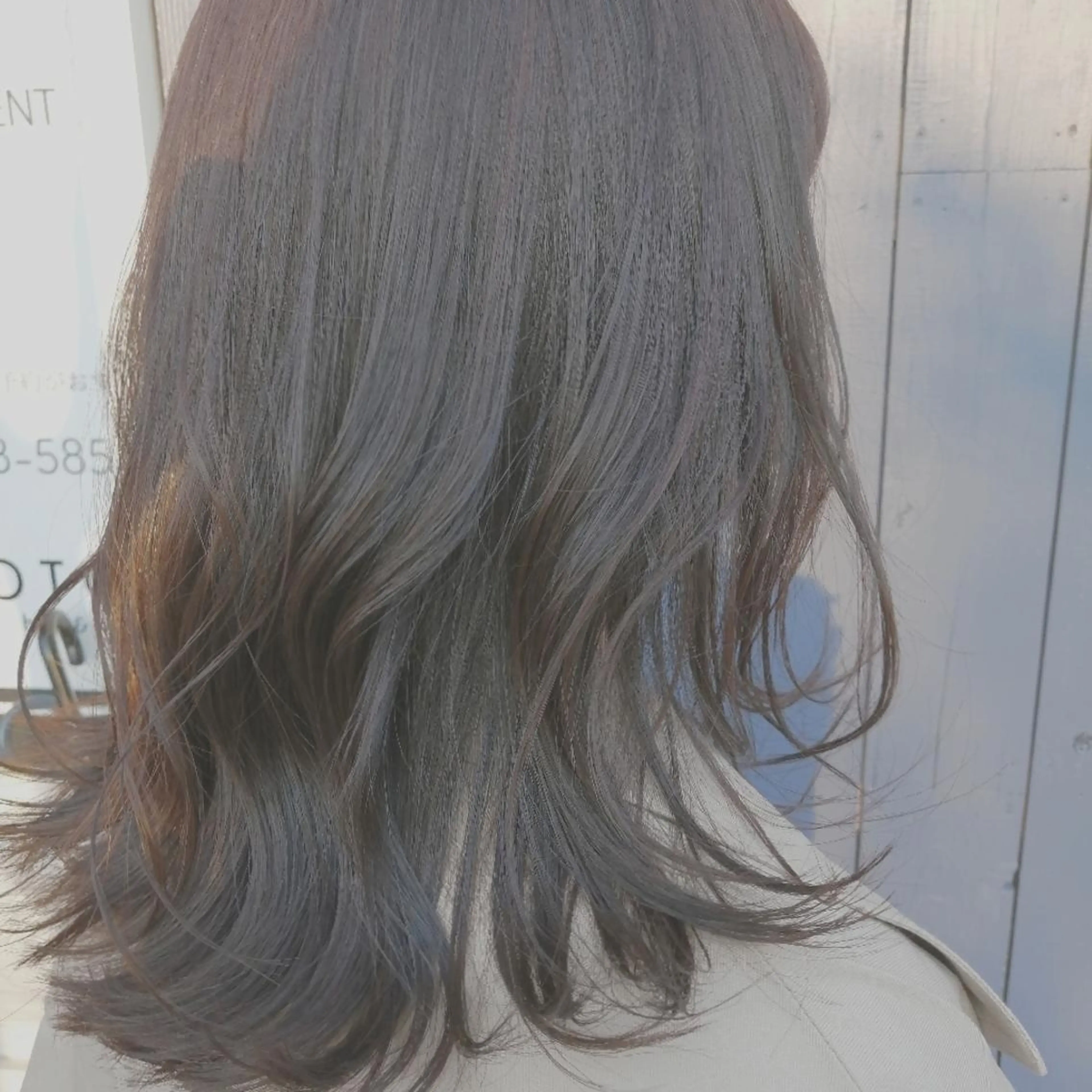 セミロング カラー ベージュカラー ブリーチ ハイライトカラー ブリーチなしカラー オリーブベージュ hase _のヘアスタイル
