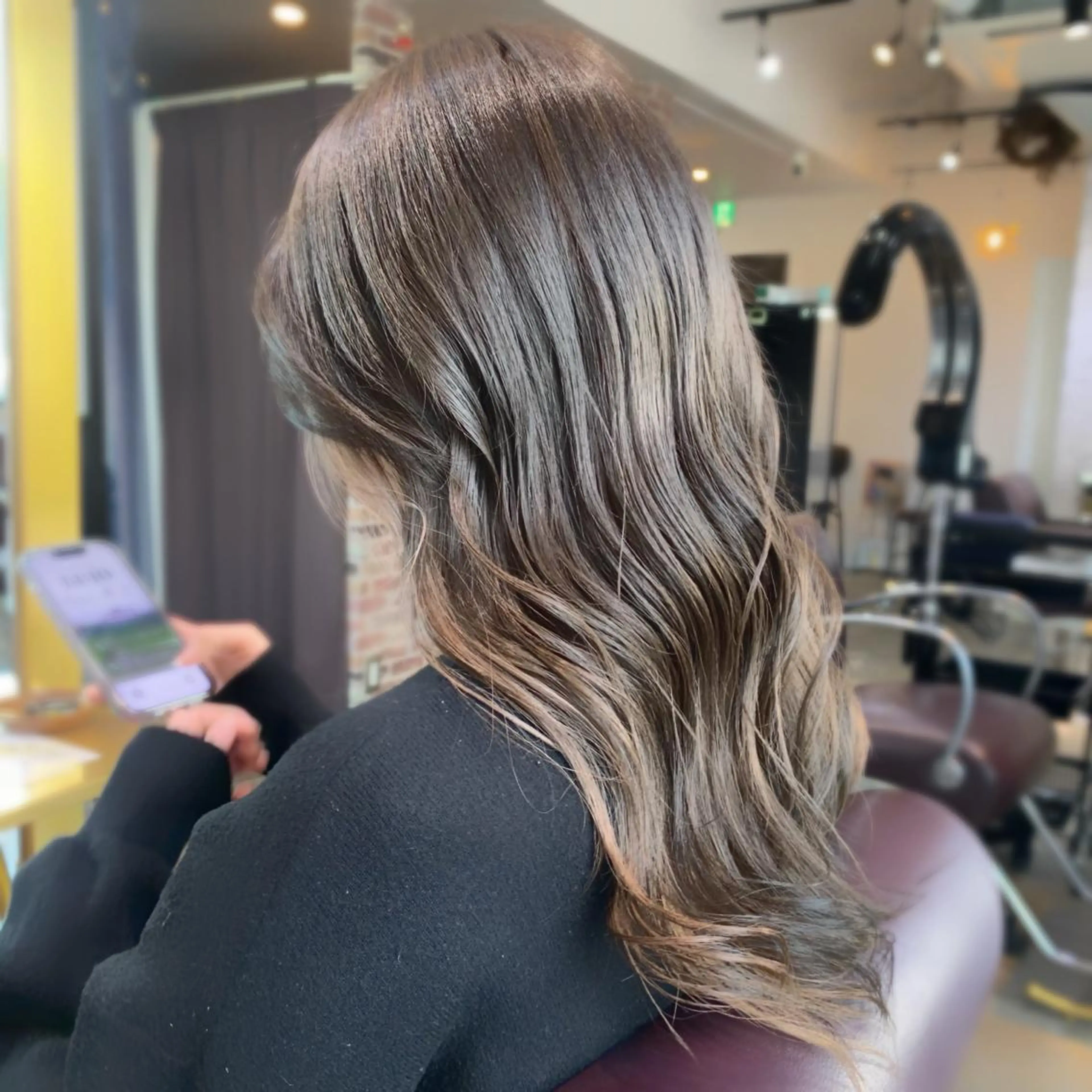 ロング カラー ベージュカラー ブリーチ グレージュ ミルクティーグレージュ ブリーチなしカラー ヘアカラー 心斎橋/レイヤー/ 艶カラー💖Sakiのヘアスタイル