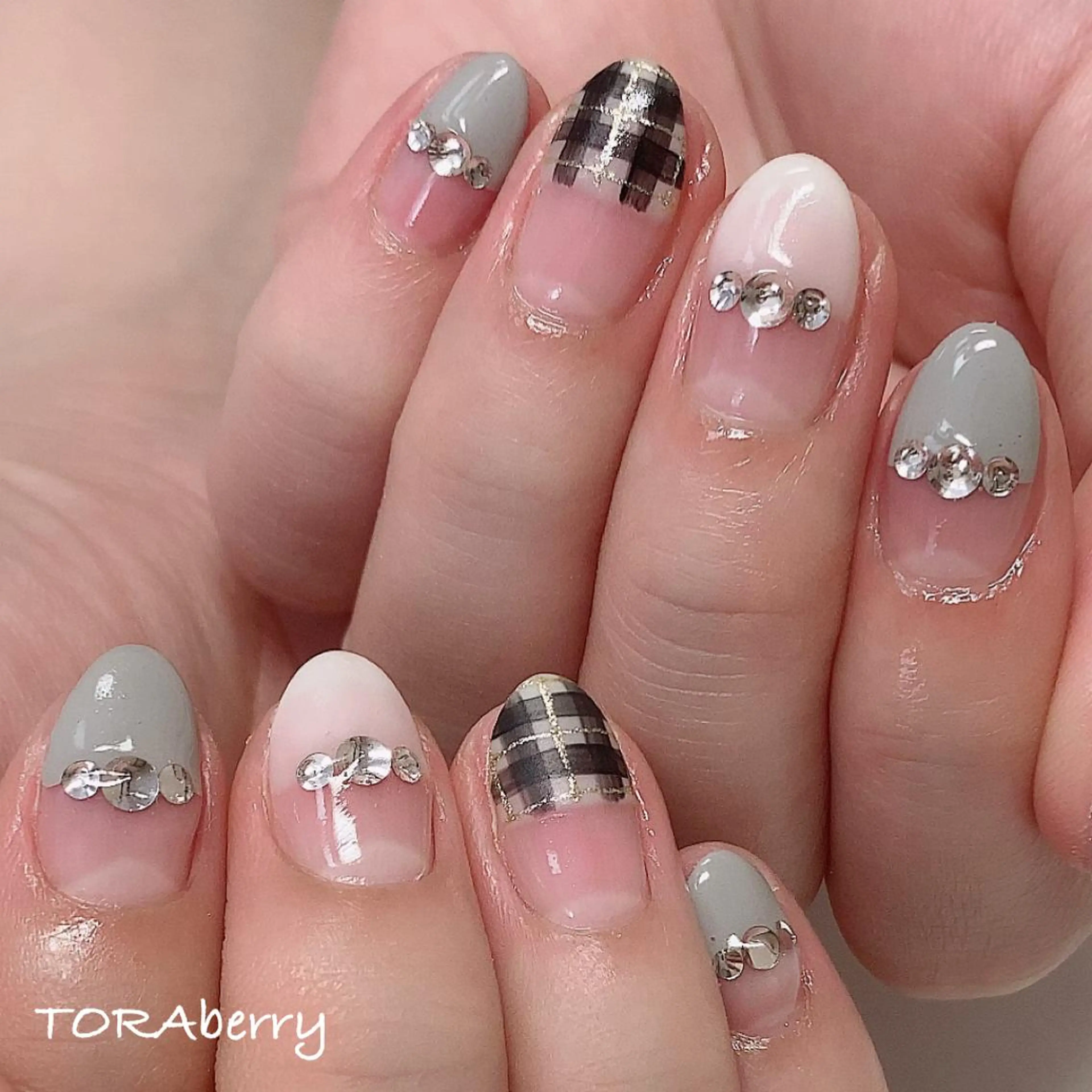 ネイル ハンドネイル ネイリスト なつみのネイルデザイン