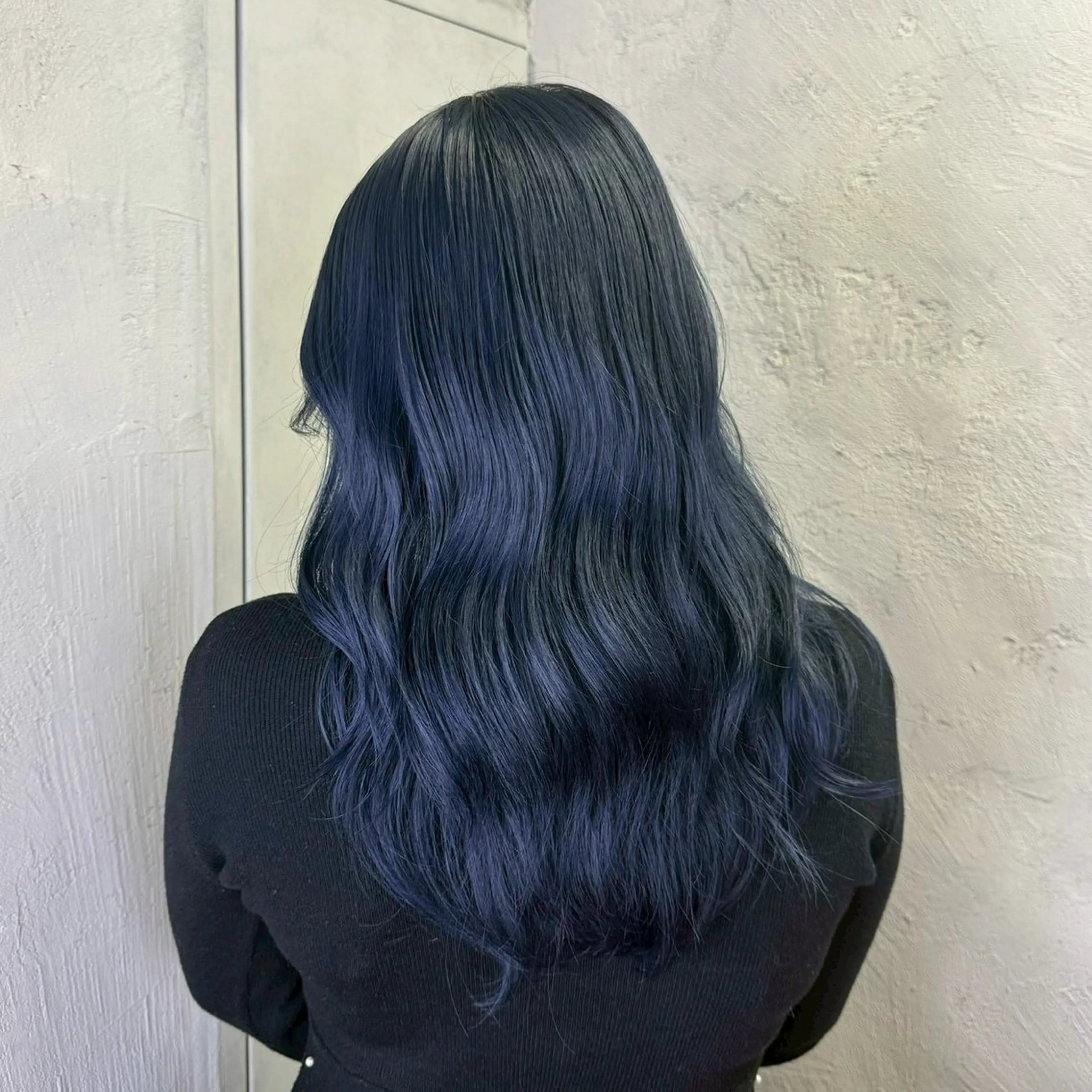 ミディアム カラー ヘアアレンジ 黒髪 ブルーカラー ブルーブラック トリートメント 八木ケ谷 澪のヘアスタイル