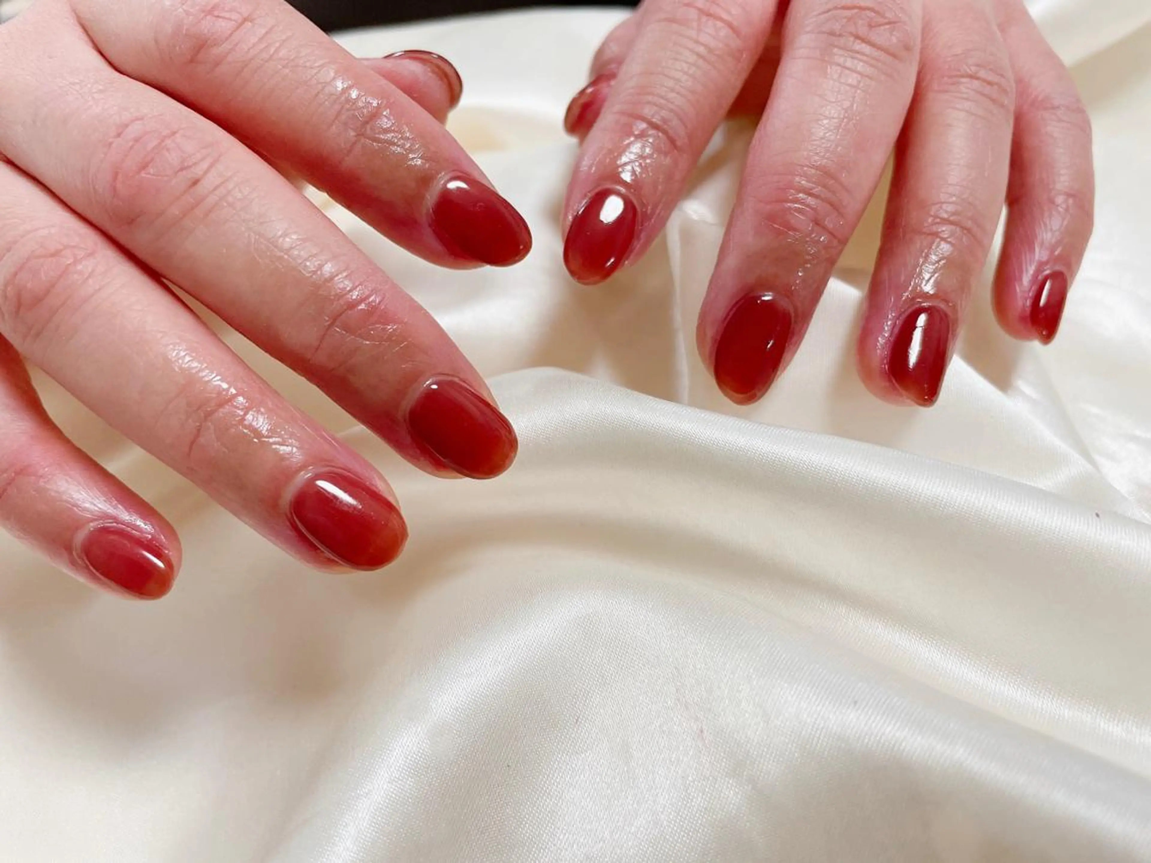 ネイル ブラウン 赤色 ハンドネイル mogunail &blowのネイルデザイン