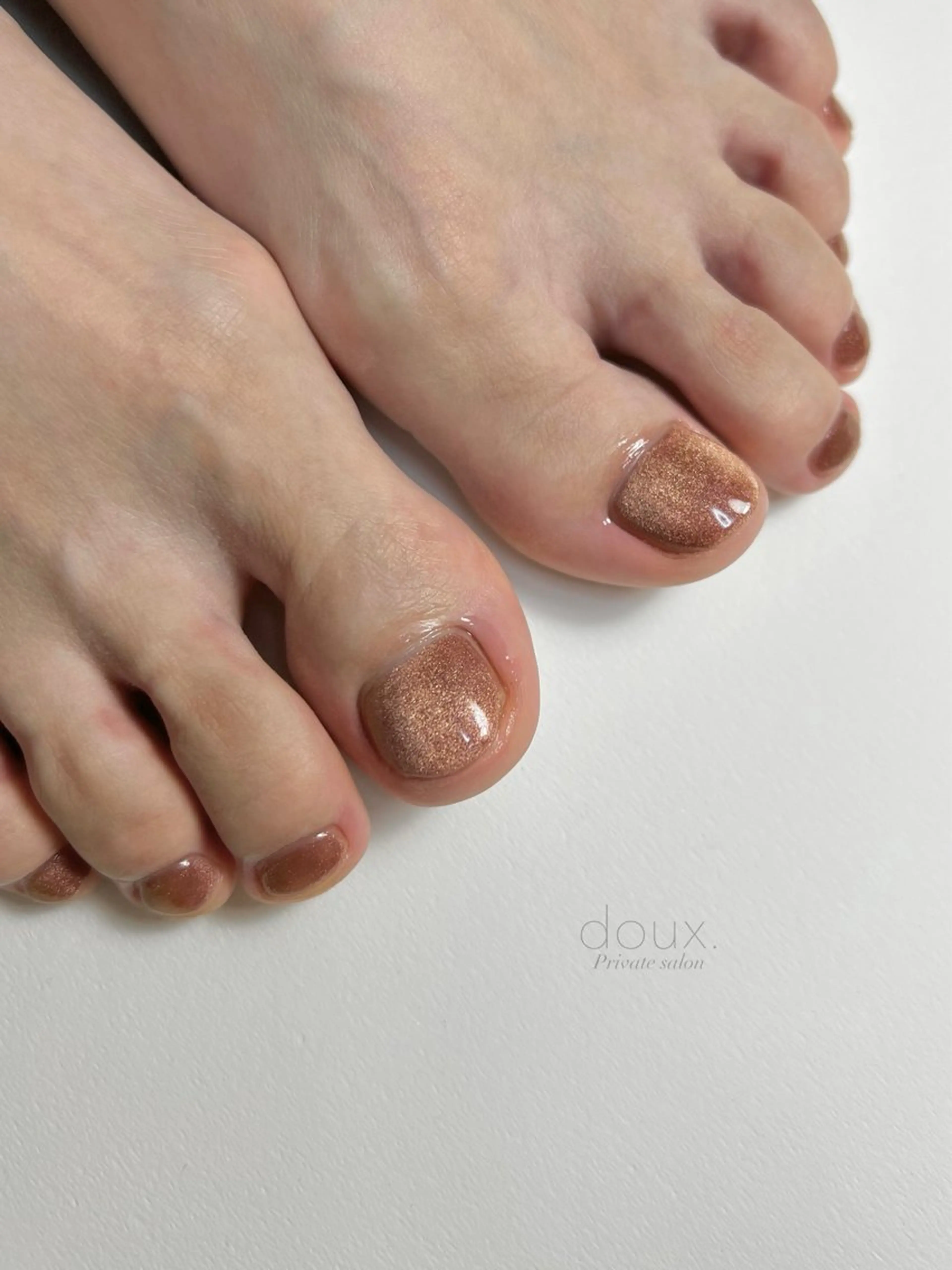 ネイル フットネイル マグネットネイル ミラーネイル ニュアンスネイル フットネイル doux. nailのネイルデザイン