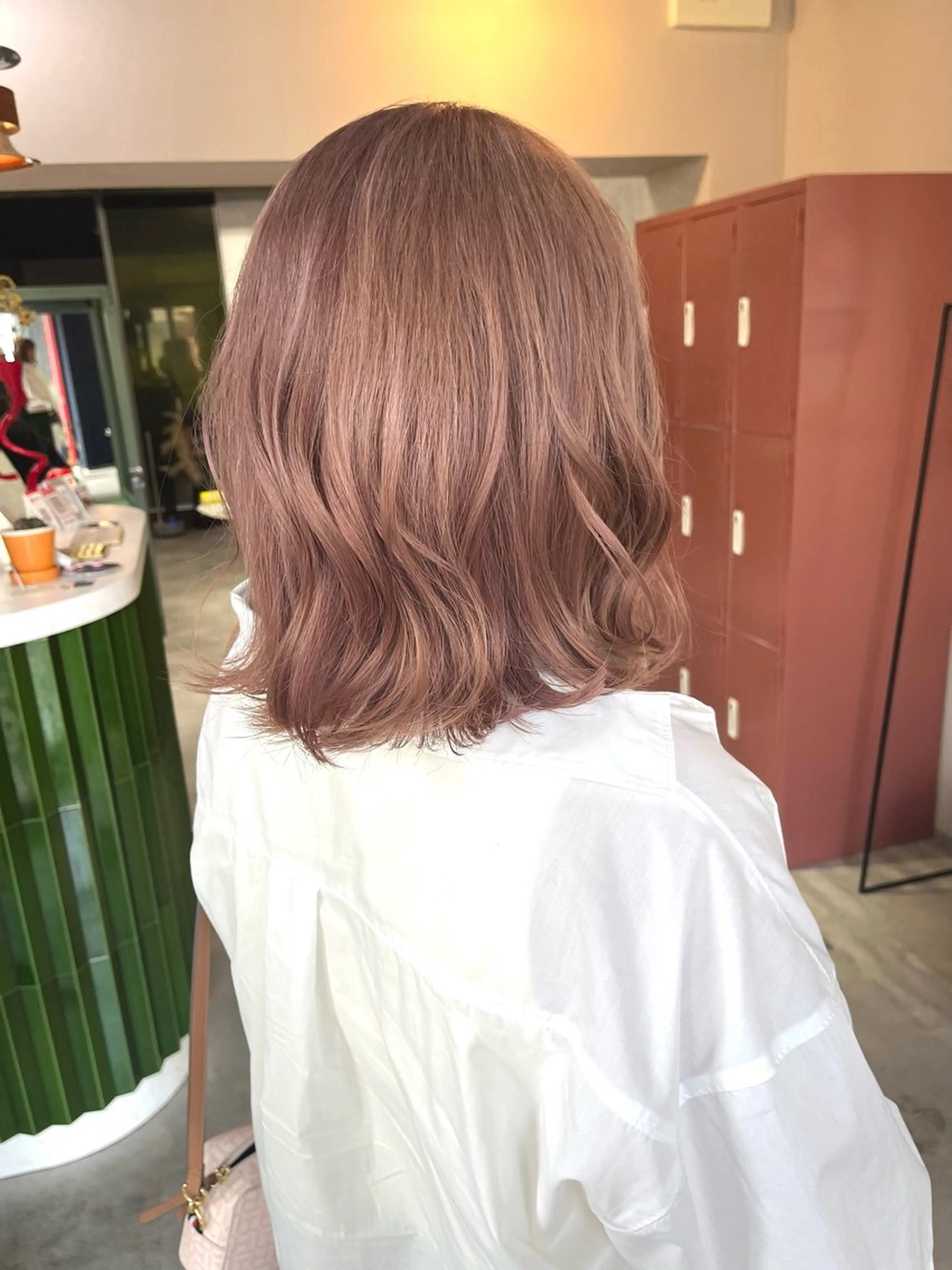 ミディアム カラー 暖色ハイトーン特化 🥇Mioのヘアスタイル