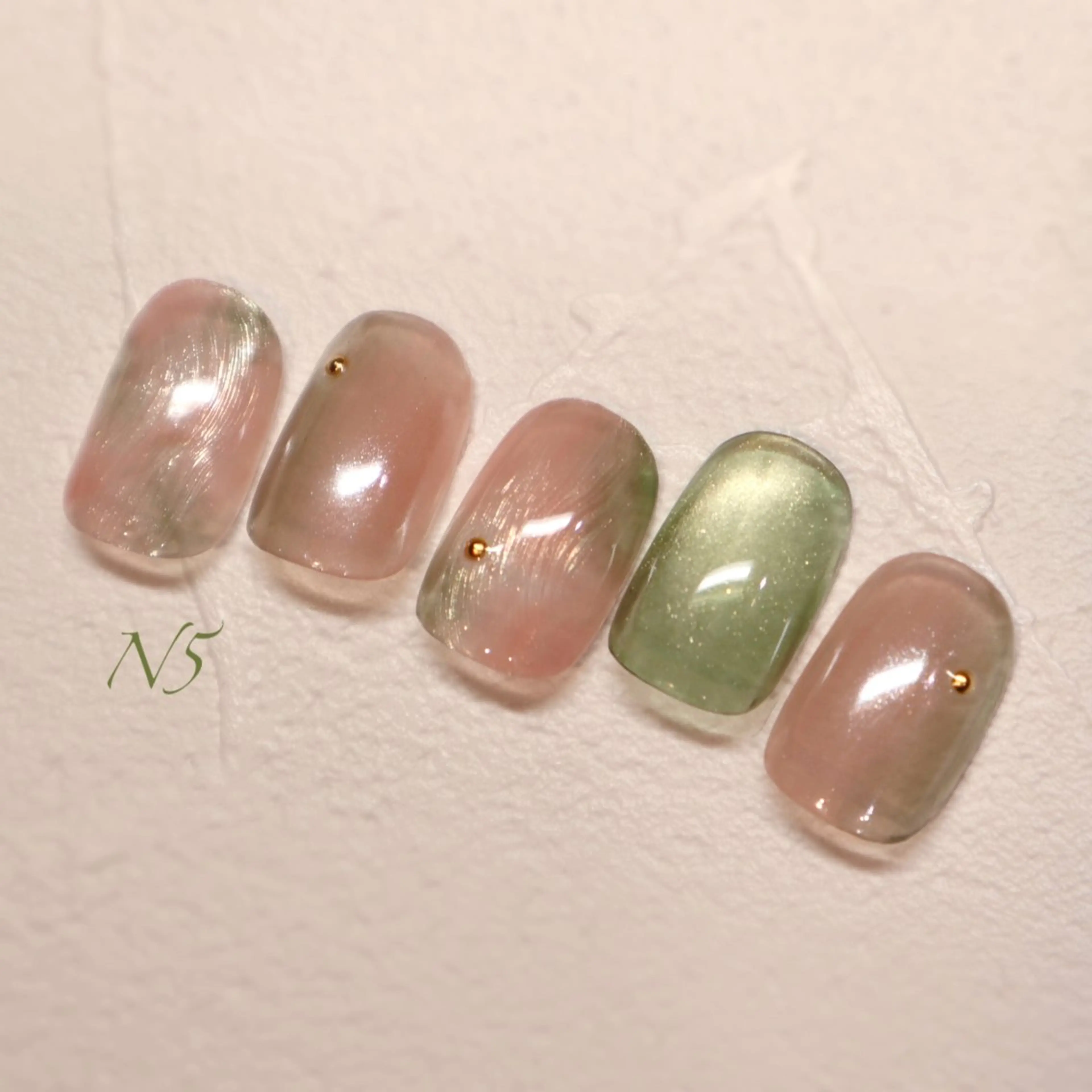 ネイル アートネイル ニュアンスネイル 春ネイル 🫧N5表参道 nao🐄のネイルデザイン