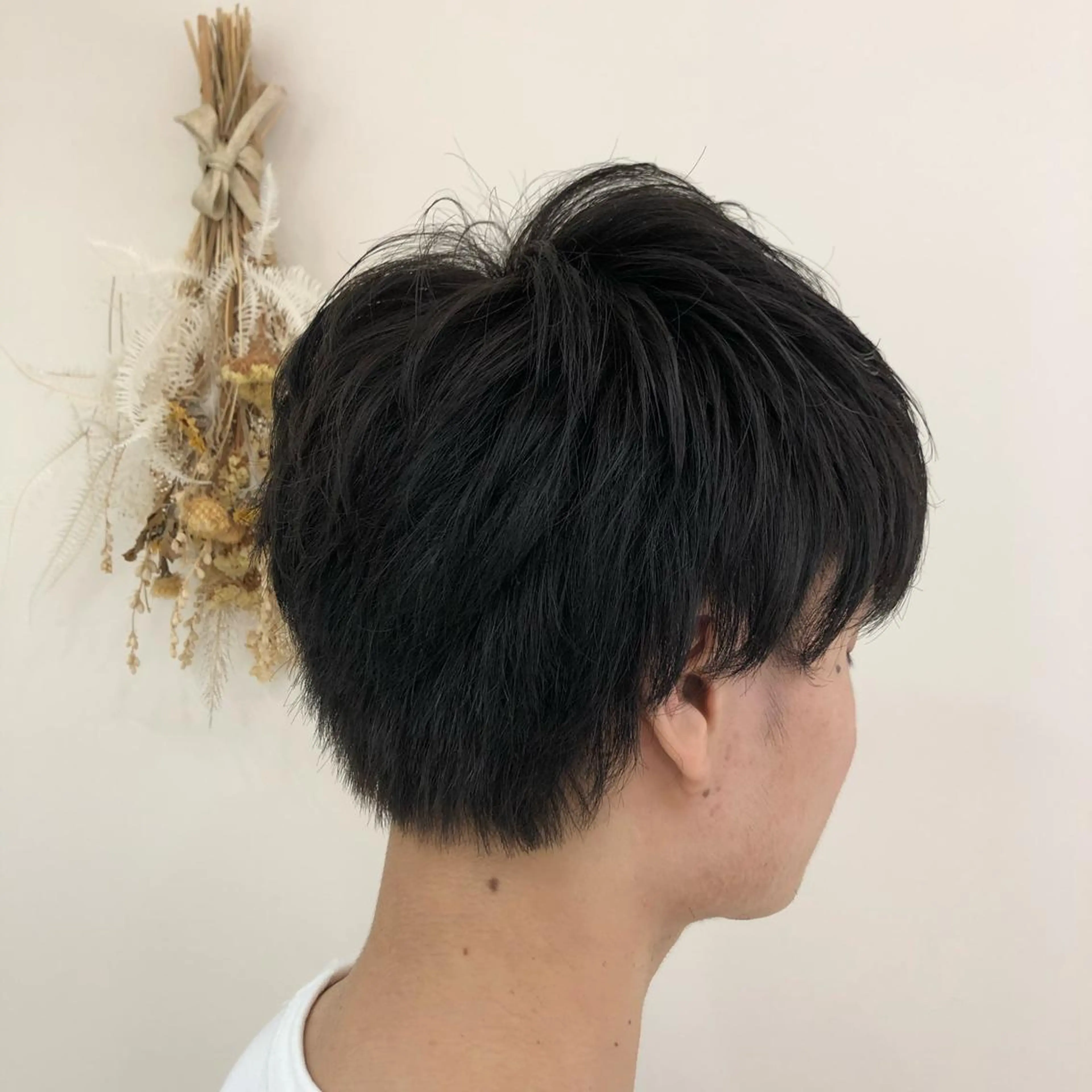 カラー メンズ 刈り上げ アッシュ 透明感カラー 【髪質改善】 梅田　聡のヘアスタイル