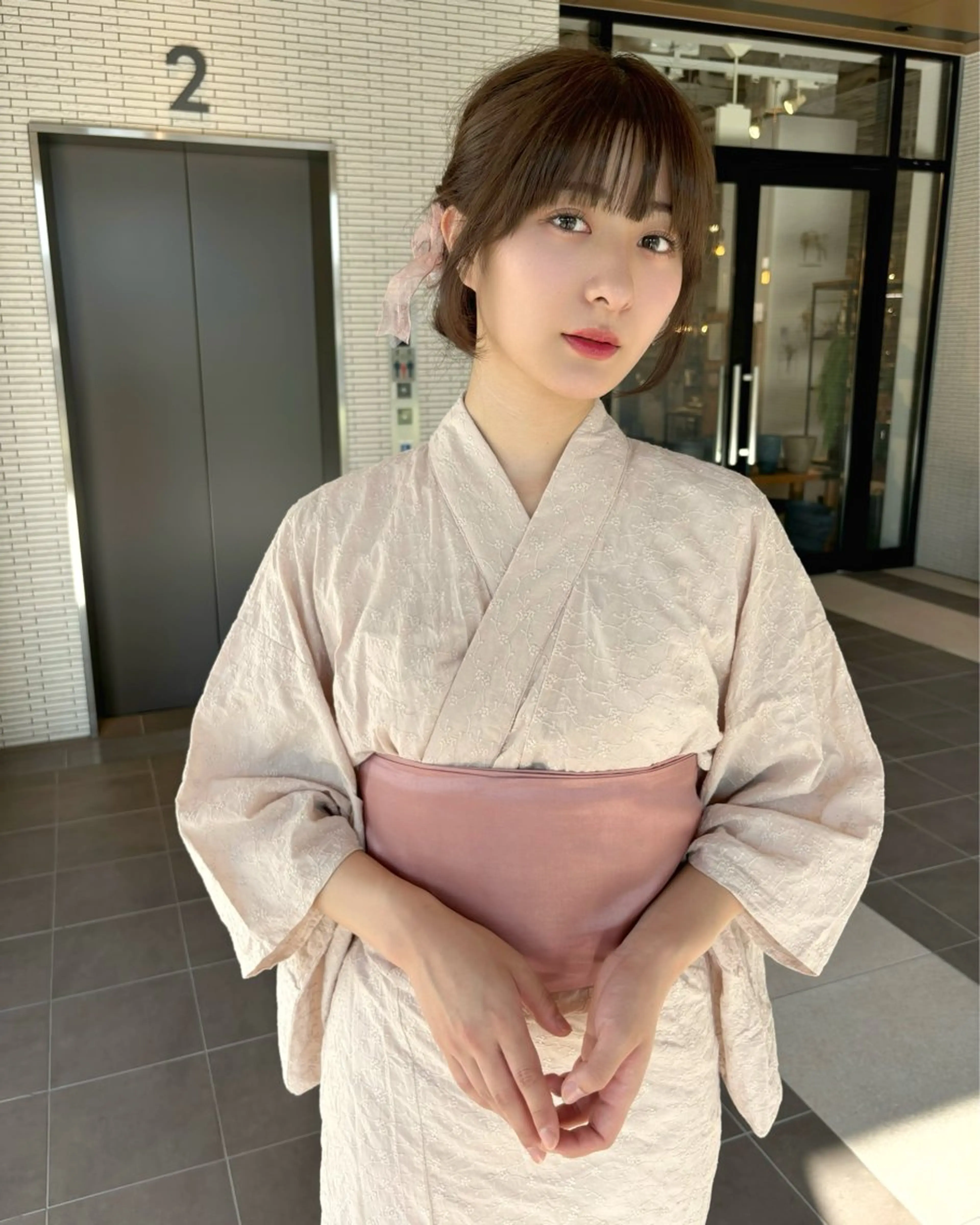 セミロング ヘアアレンジ mizuki/ピンク ベージュ.レイヤーのヘアスタイル