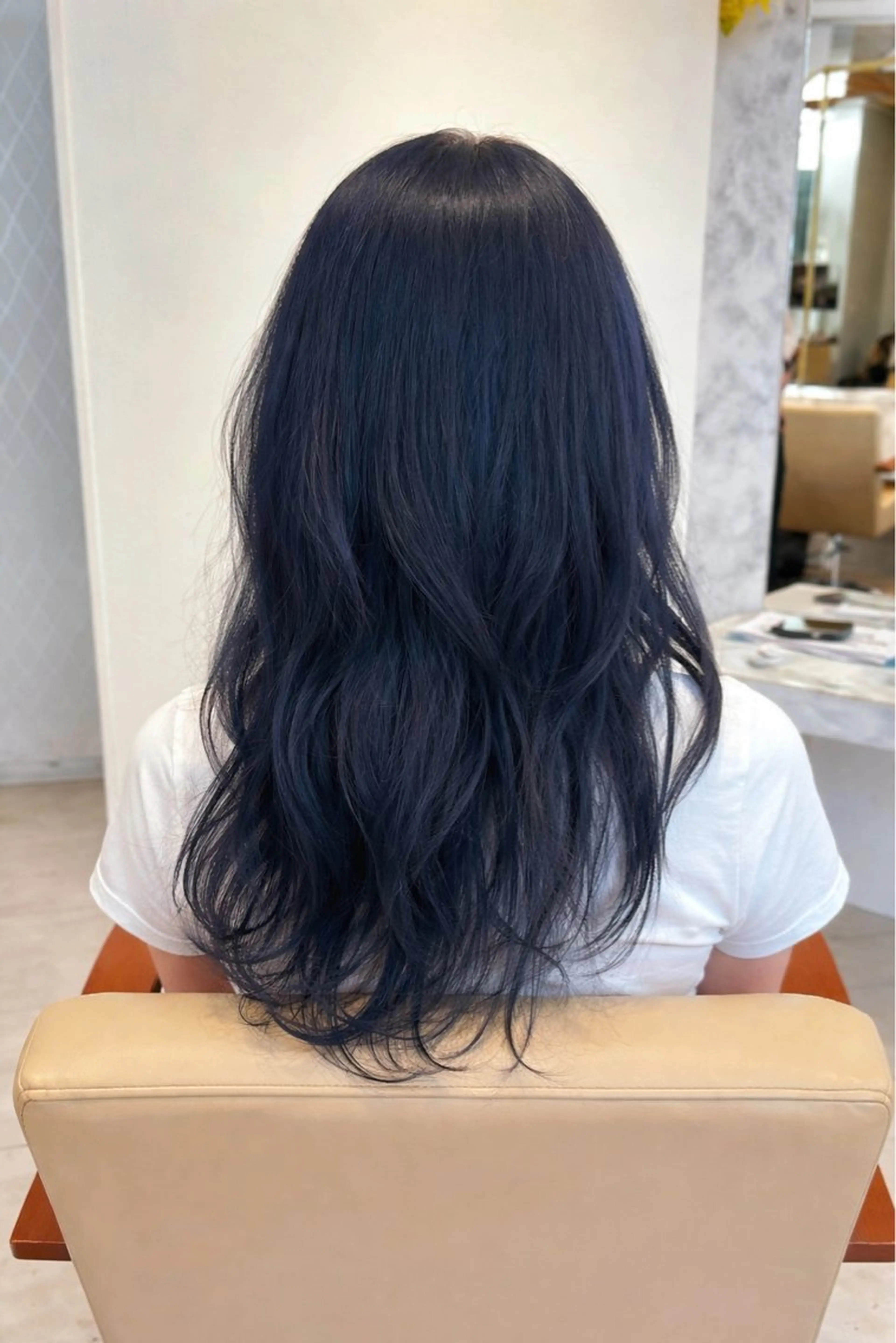 ロング カラー ブルーカラー 透明感カラー ヘアカラー 新庄 雪乃のヘアスタイル