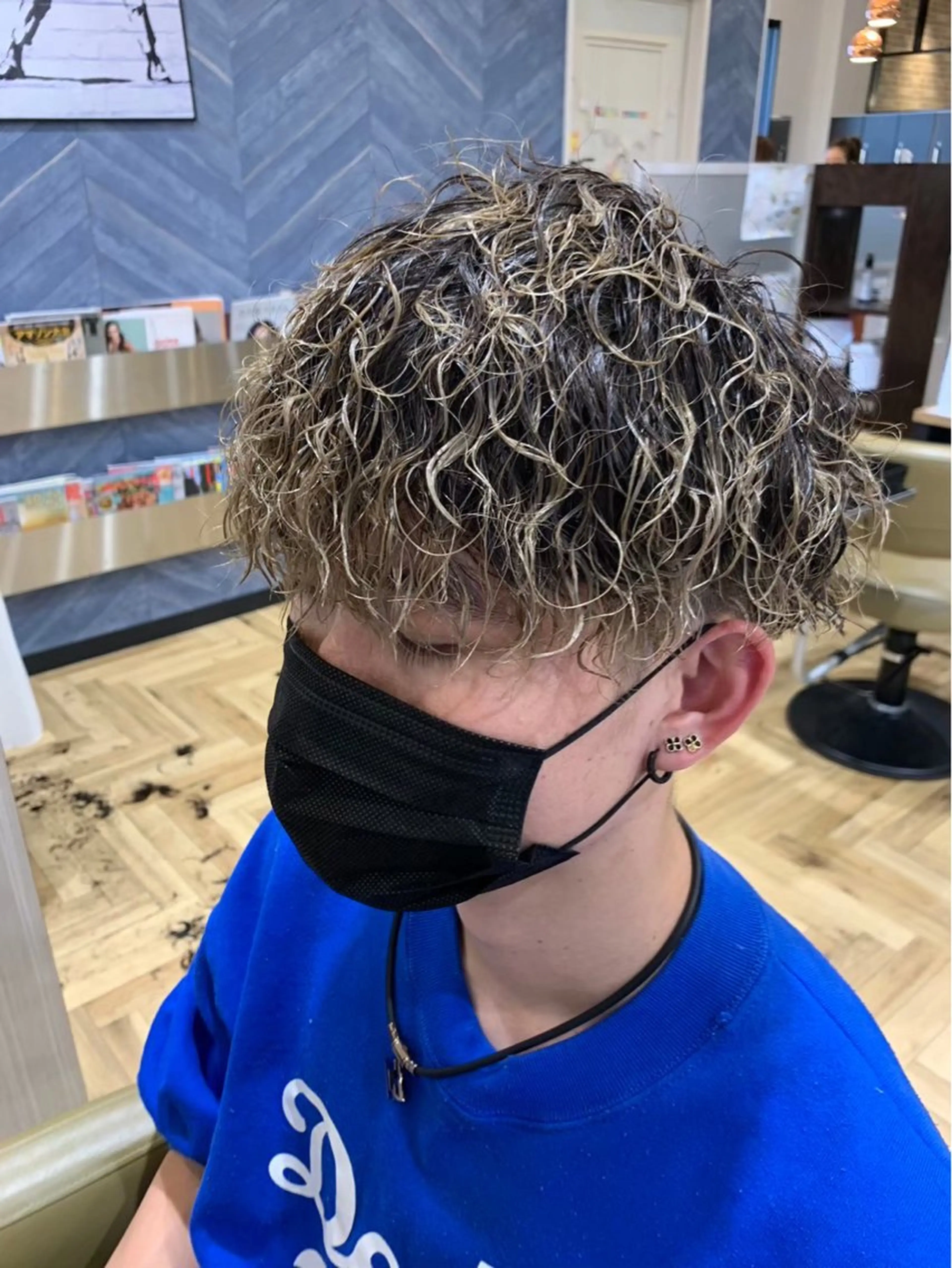 カラー パーマ メンズ メンズパーマ カット 深井 さやのヘアスタイル