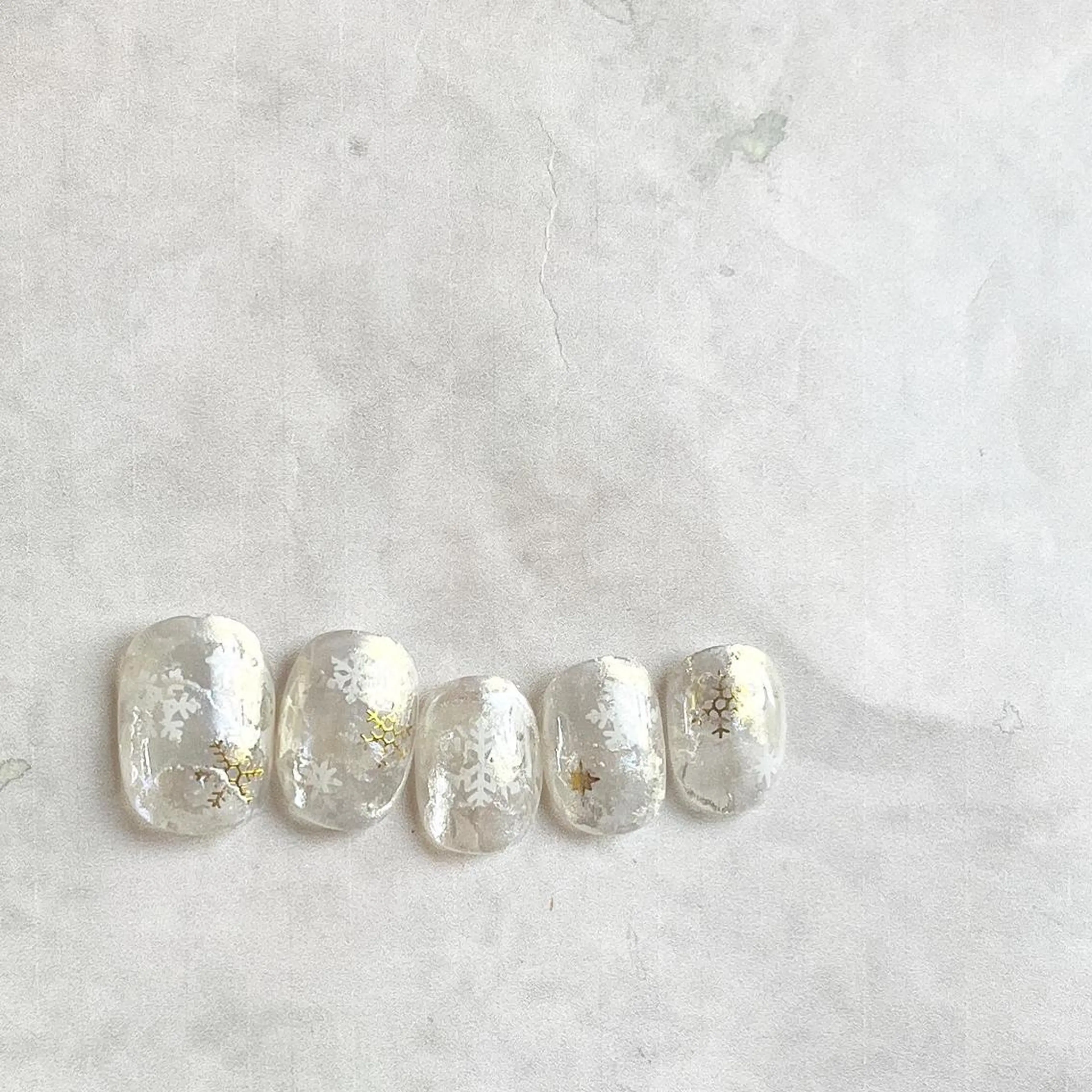 ネイル クリアネイル ホワイト 冬ネイル フリーランス¨̮⃝ ネイリストOKADAのネイルデザイン