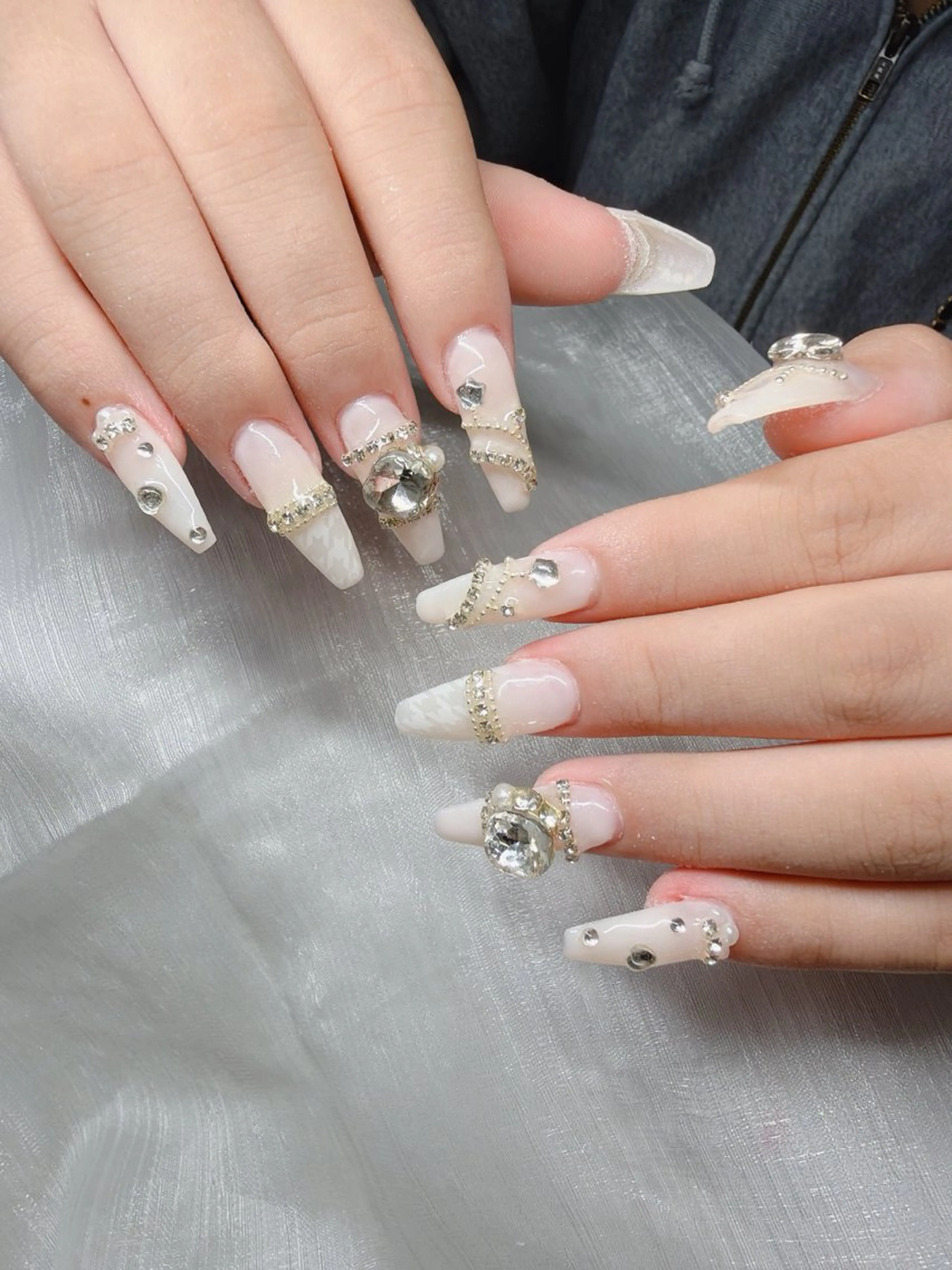 ネイル ハンドネイル Lee Nailsのネイルデザイン