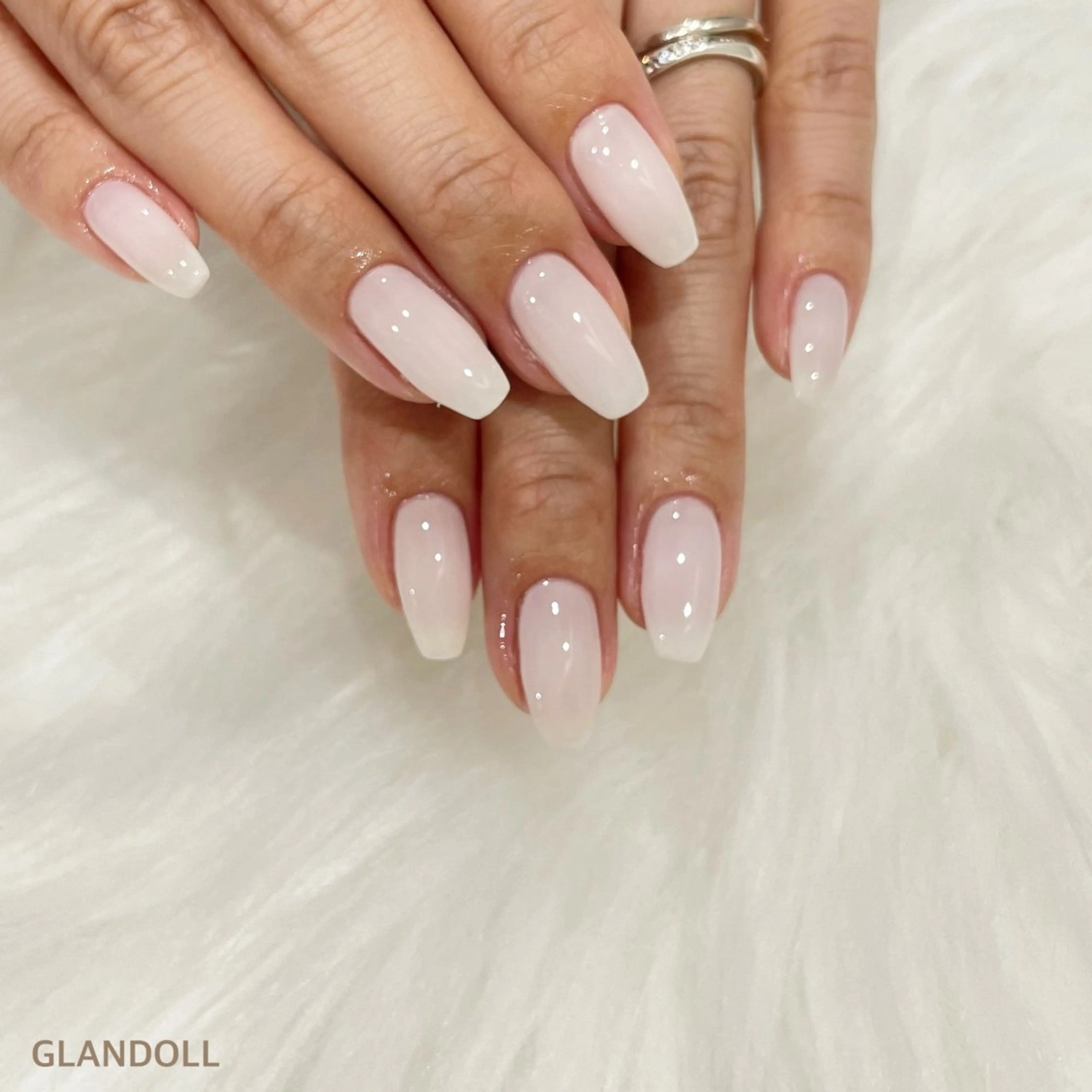 ネイル ワンカラーネイル ハンドネイル GLANDOLL YURIのネイルデザイン