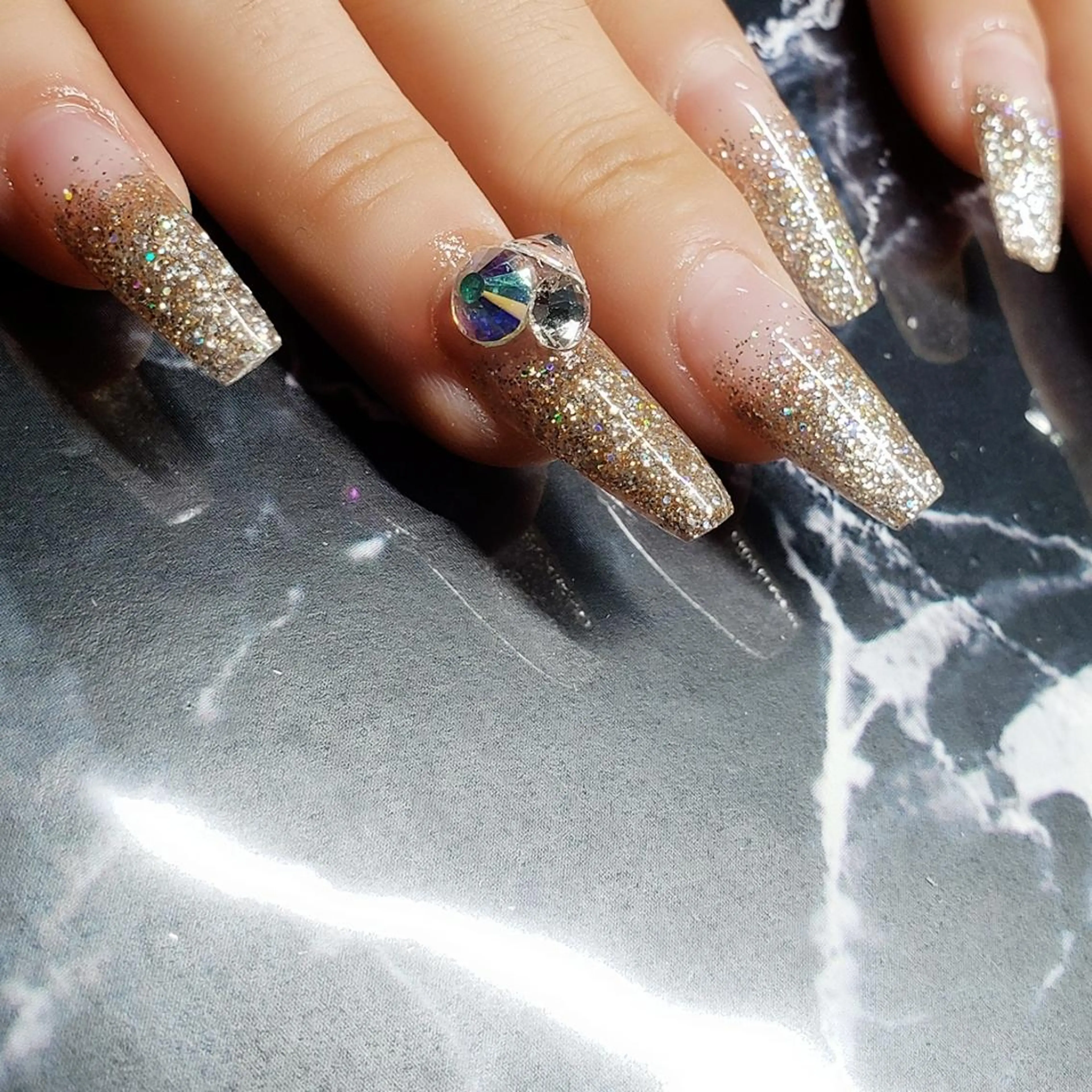 ネイル ラメ(グリッター) ラメグラデーション スカルプネイル ハンドネイル クロキ 。のネイルデザイン