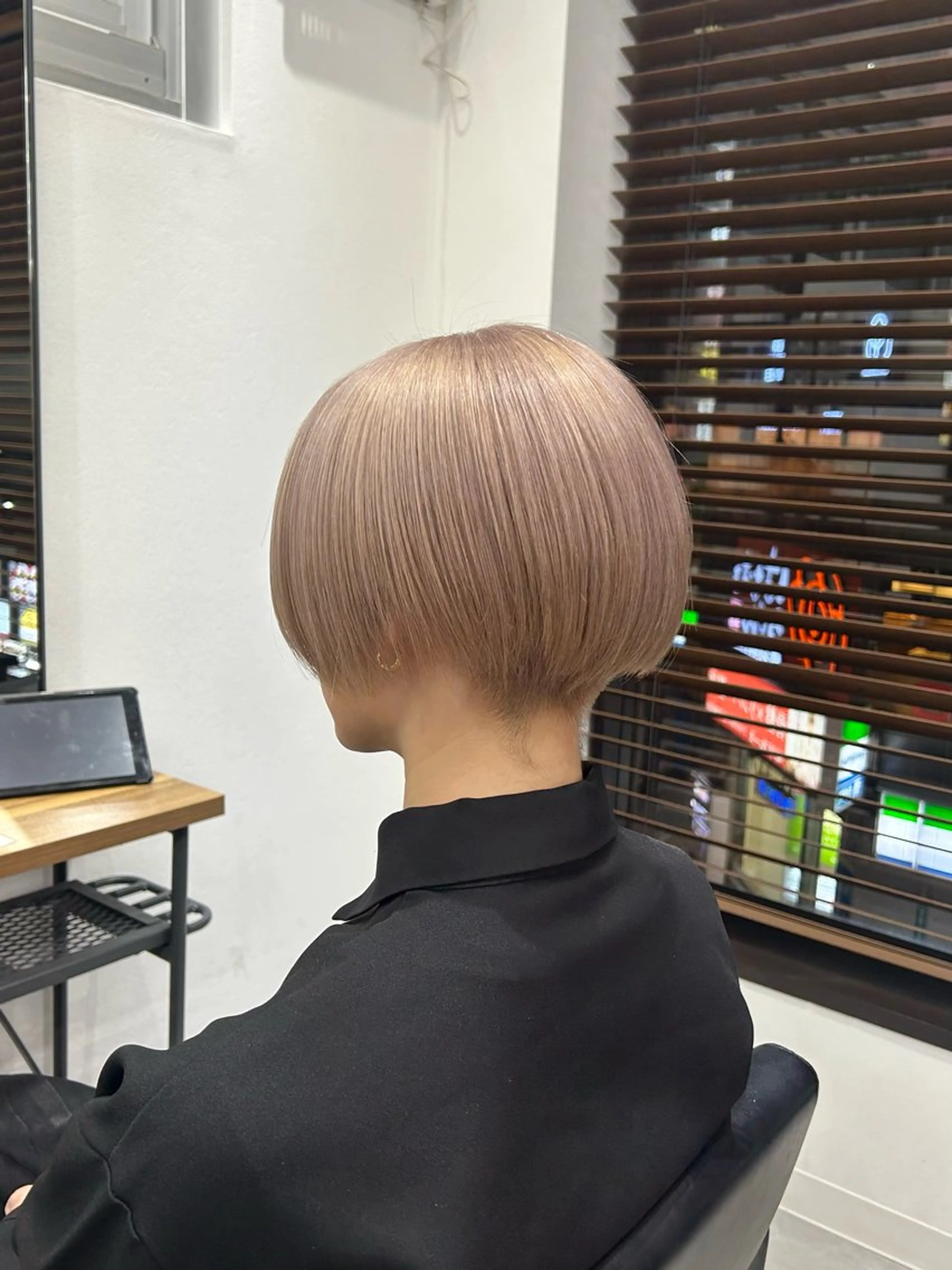ショート カラー ブリーチ ヘアカラー ENA💗NEXT /ハイトーンエクステのヘアスタイル