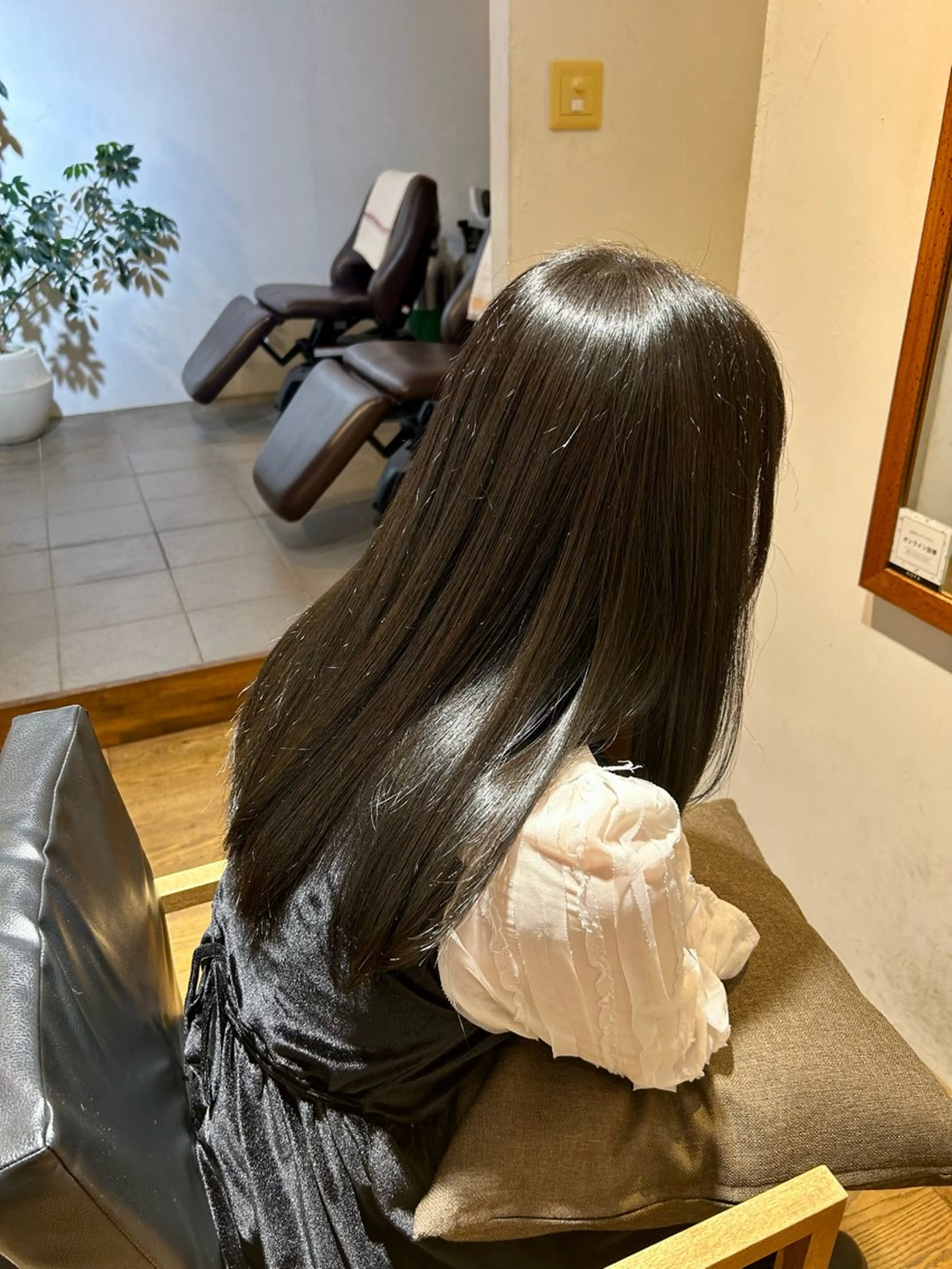 セミロング カラー ブラウンカラー オリーブブラウン 池田 洸斗のヘアスタイル