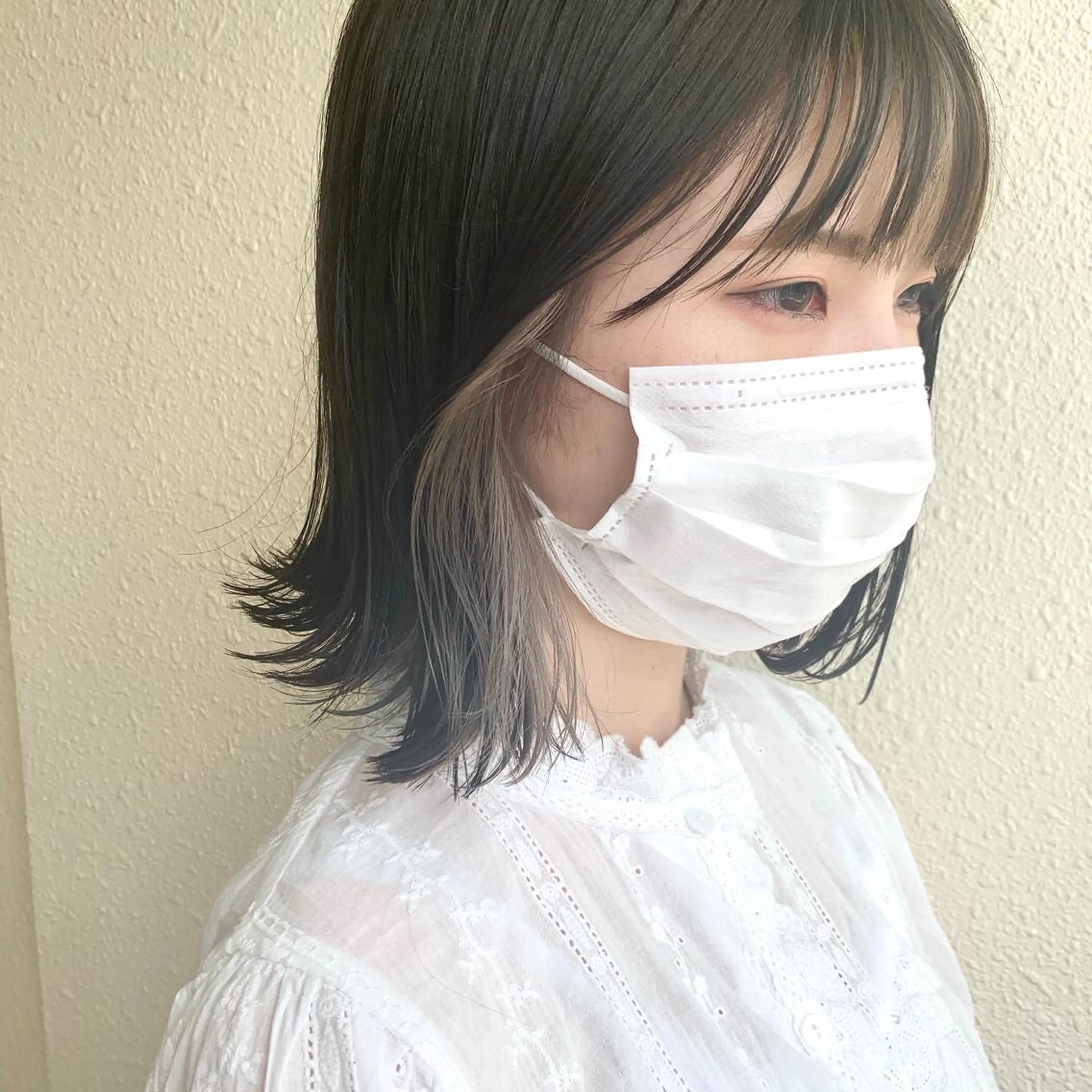 ショート カラー イヤリングカラー ボブ iLi所属・iLi 《イリ》のヘアスタイル