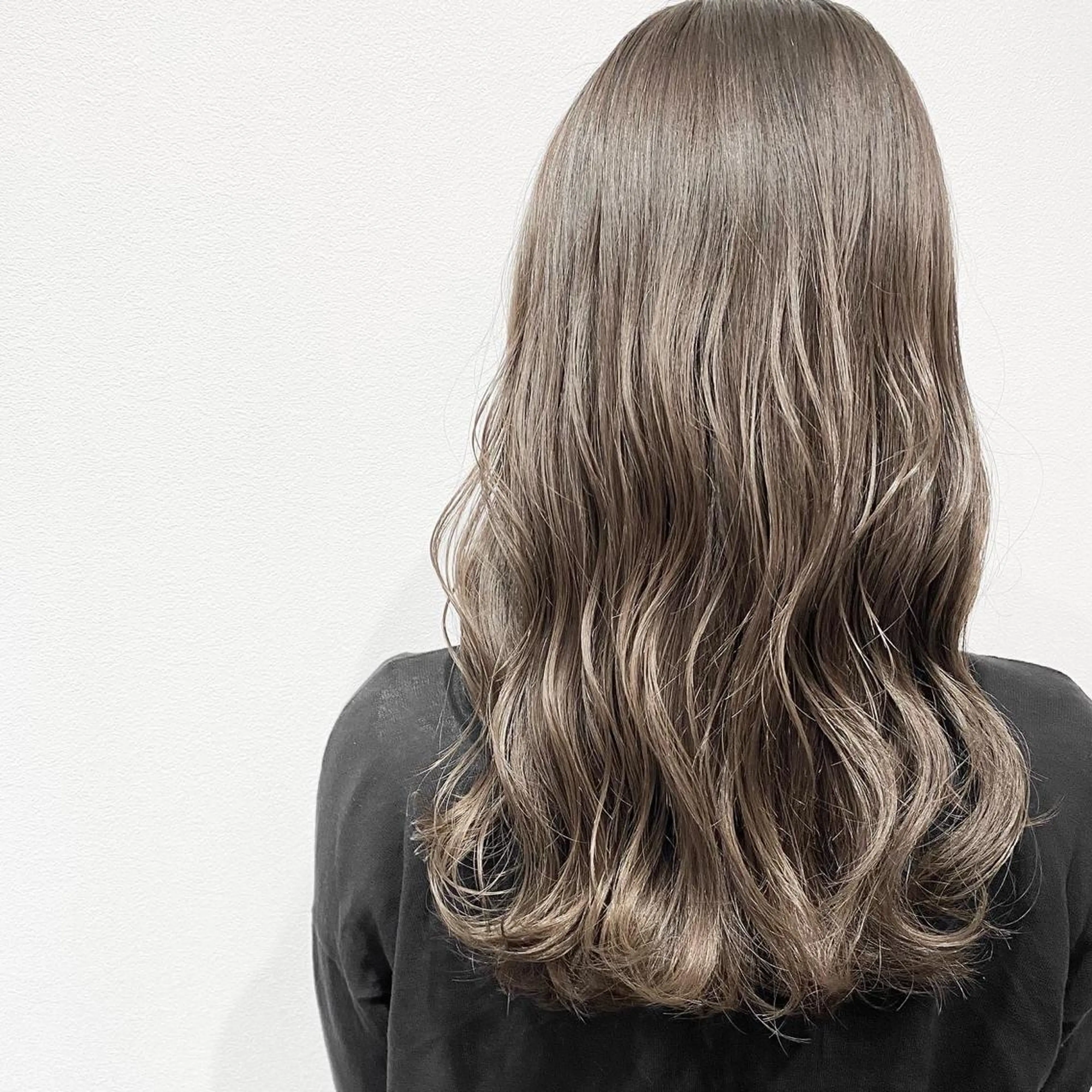 ロング カット ヘアカラー トリートメント MYRTLE TSUNODAのヘアスタイル