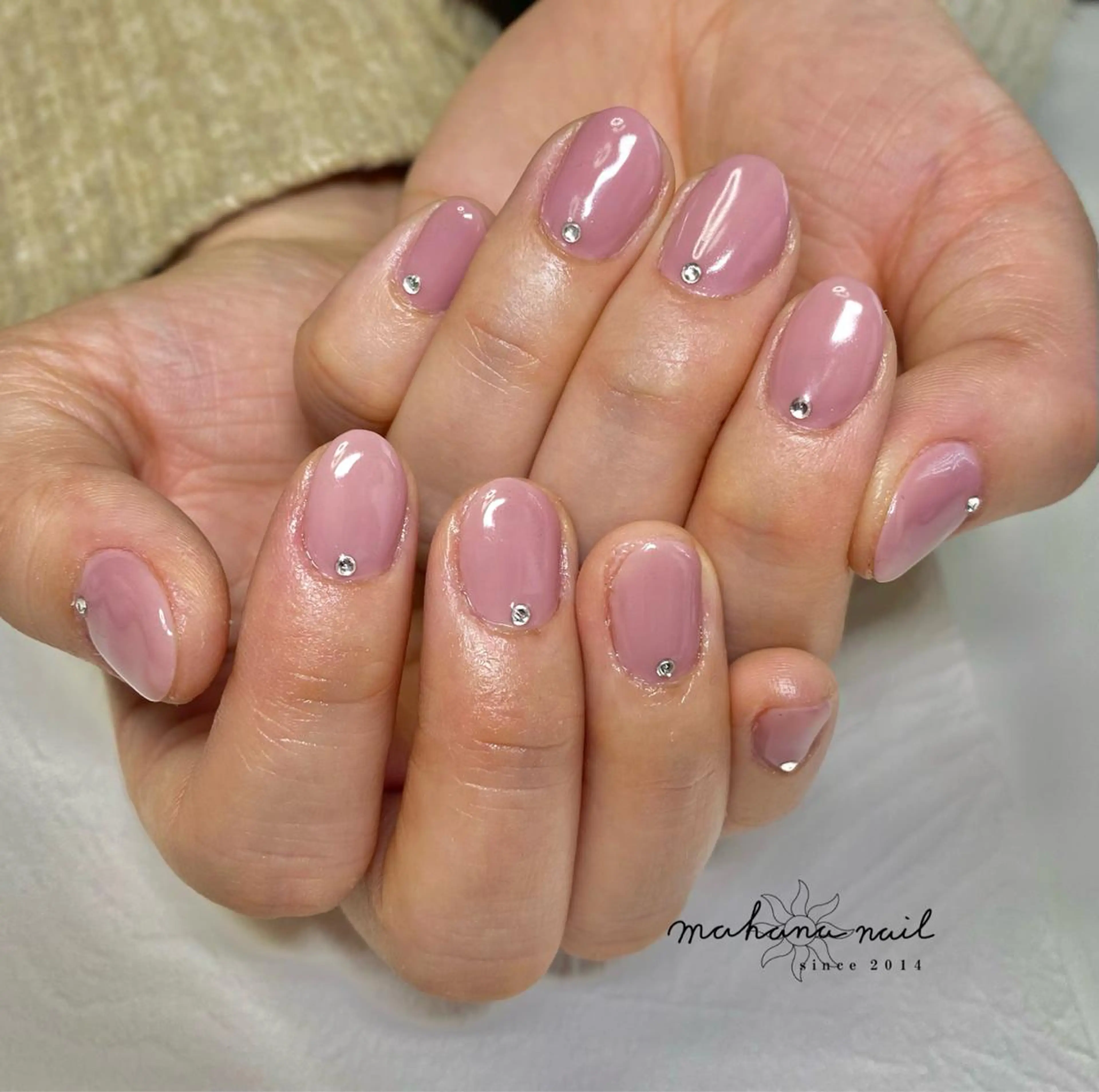 ネイル ワンカラーネイル ストーンネイル mahana nailのネイルデザイン