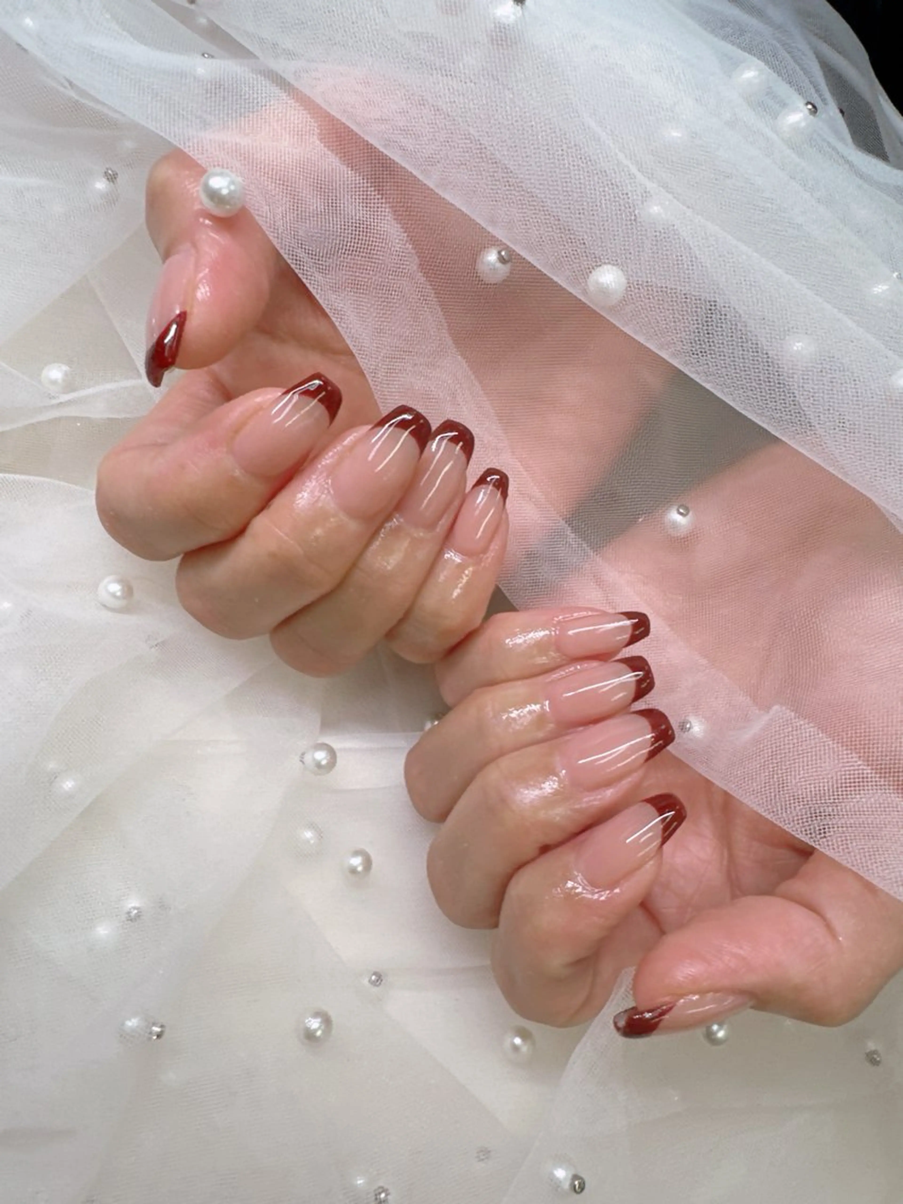 ネイル フレンチネイル ジェルネイル ガラスフレンチ キラキラネイル ワンカラーネイル ハンドネイル Queeens nailのネイルデザイン